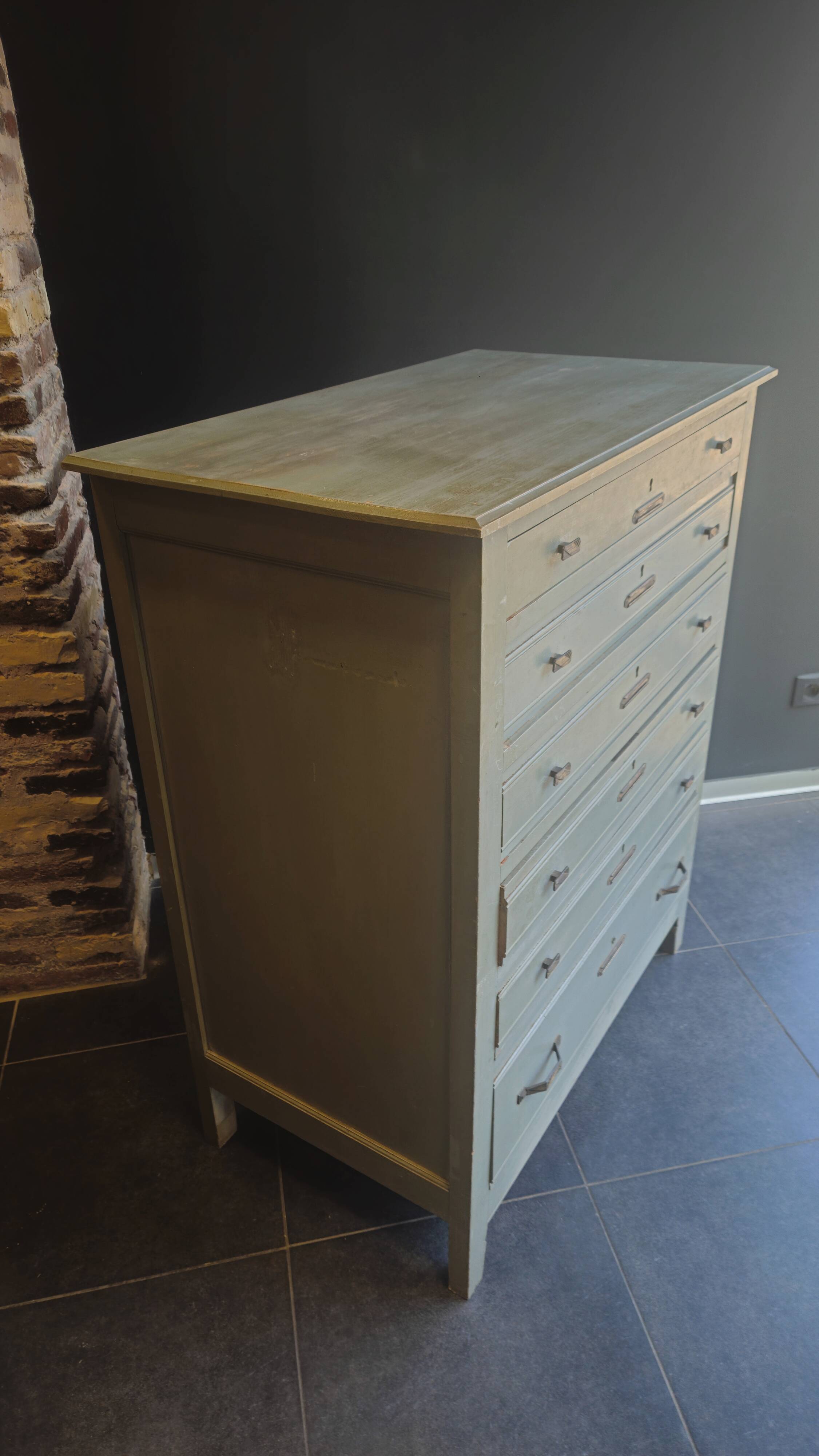 Victorian Chest of Drawers