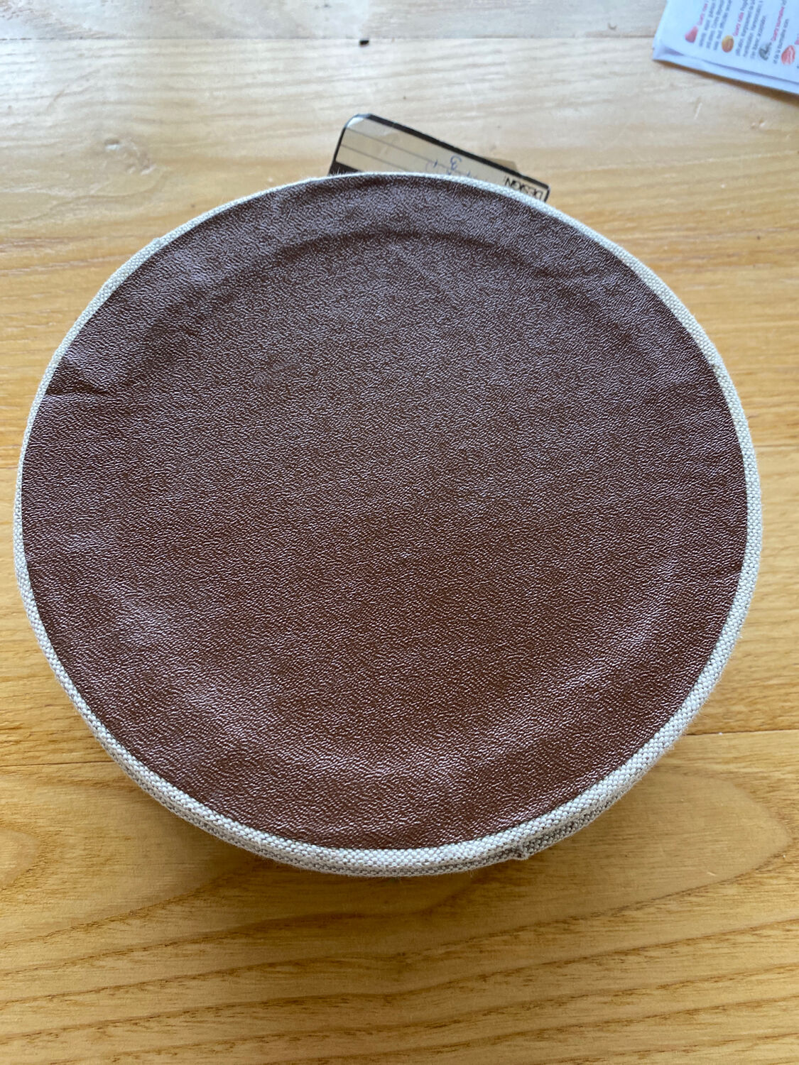 Mi-linen box and hand-embroidered flowers