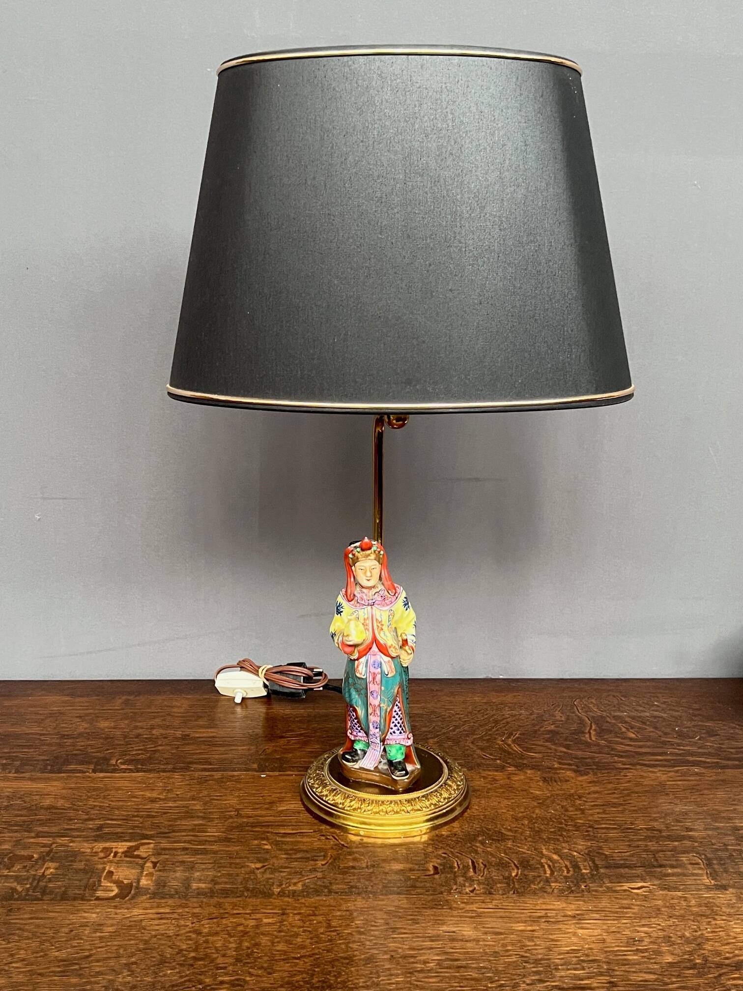 Table lamp. Porcelain, hand-painted.