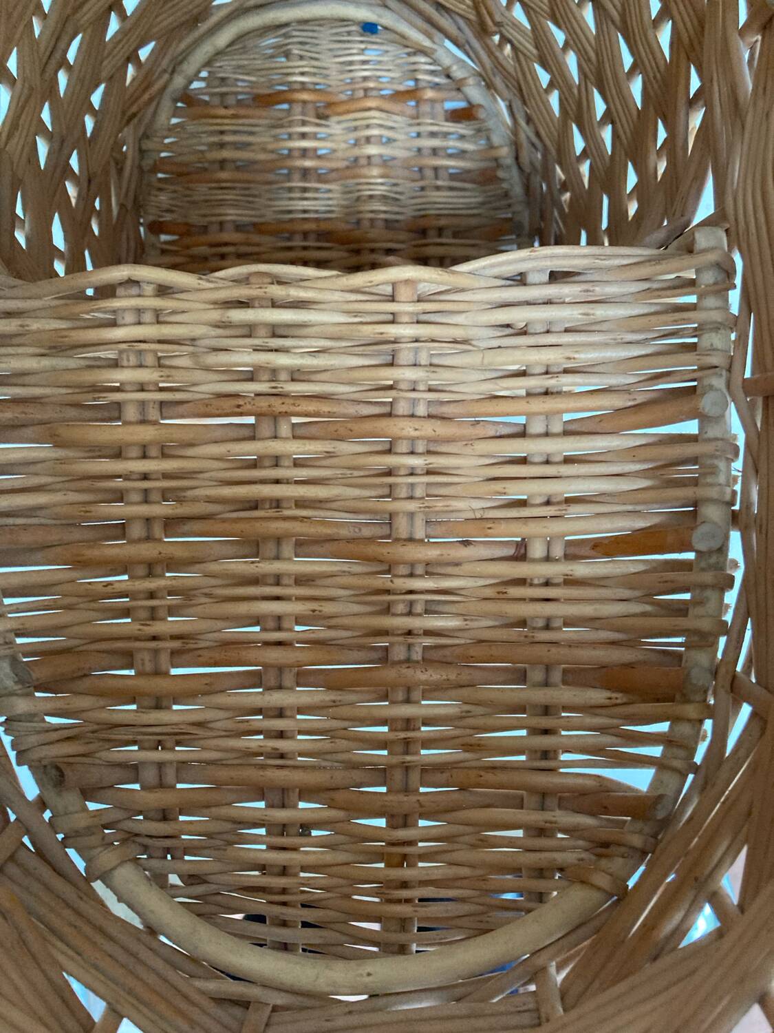 Panier d’escaliers en osier tressé, 1970