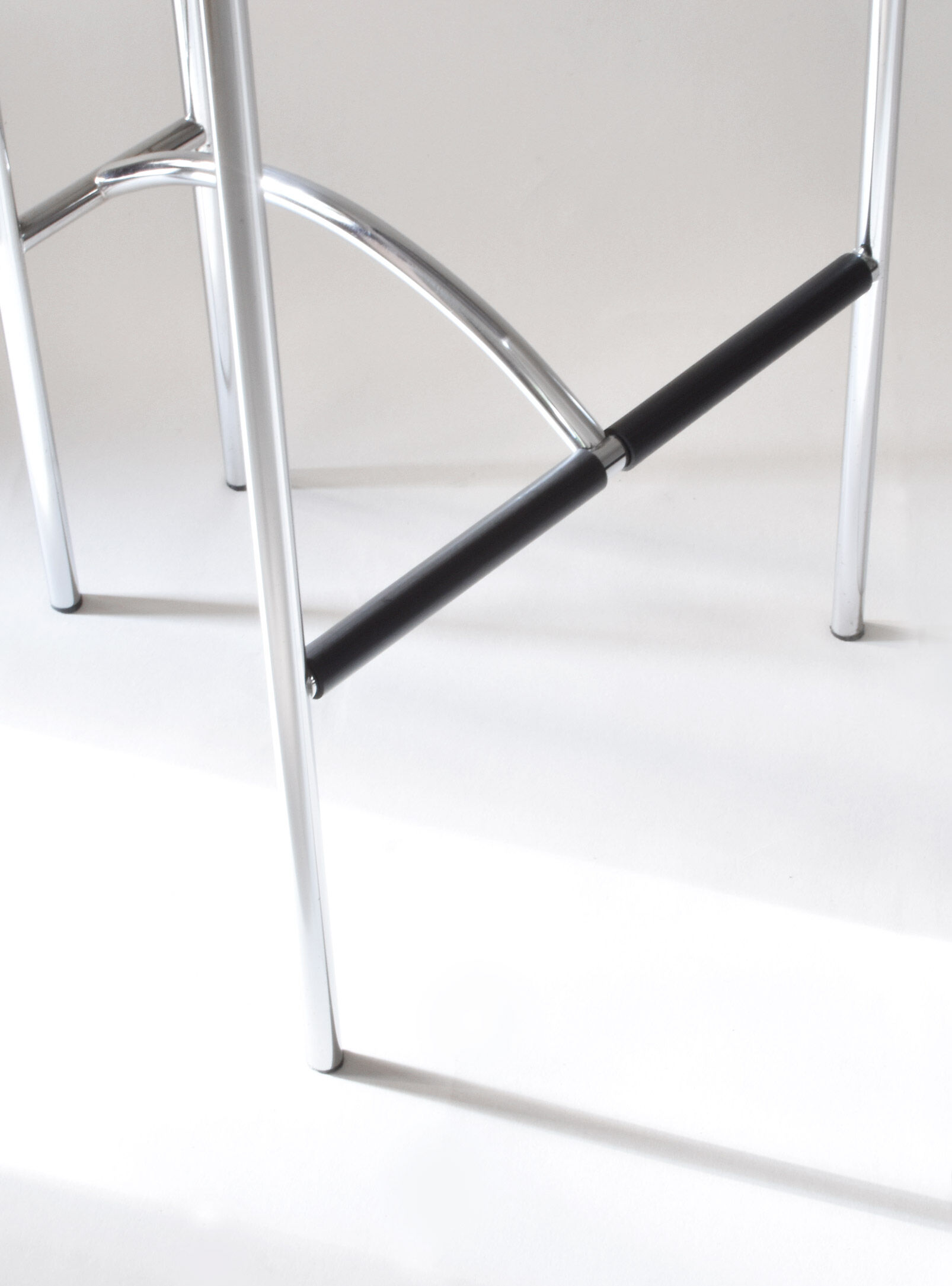 3 bar stools "Tokyo" Rodney Kinsman - Bieffeplast circa 1985