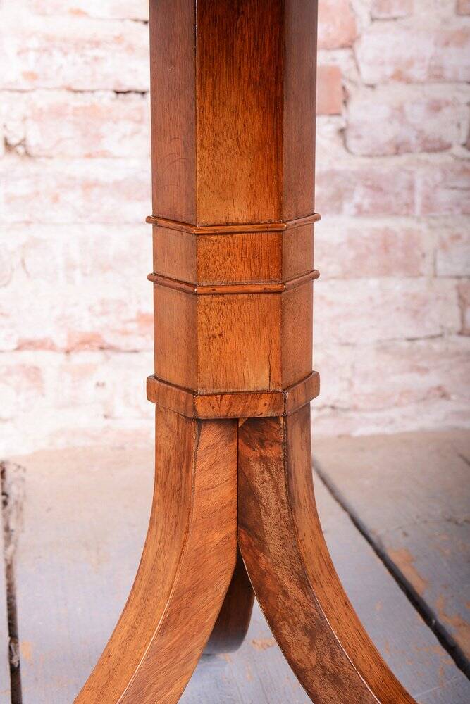 Biedermeier Coffee Table in Walnut, Austria, 1830s