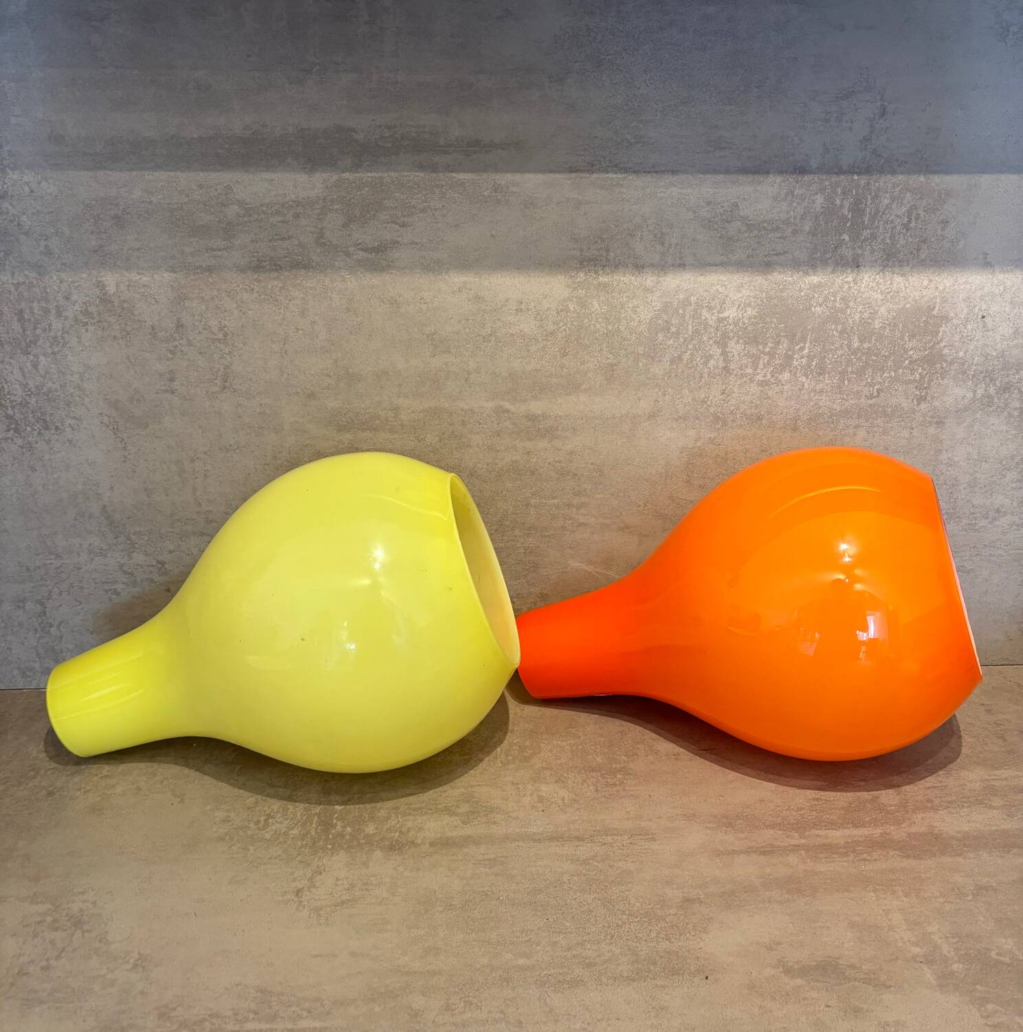 Suspensions x 2 - vintage in opaline - 70s