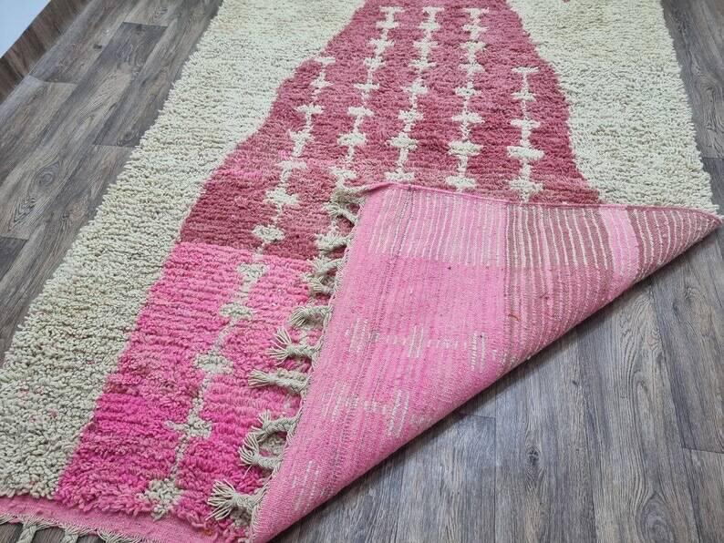 Traditional handmade wool rug size 150 x 250 cm