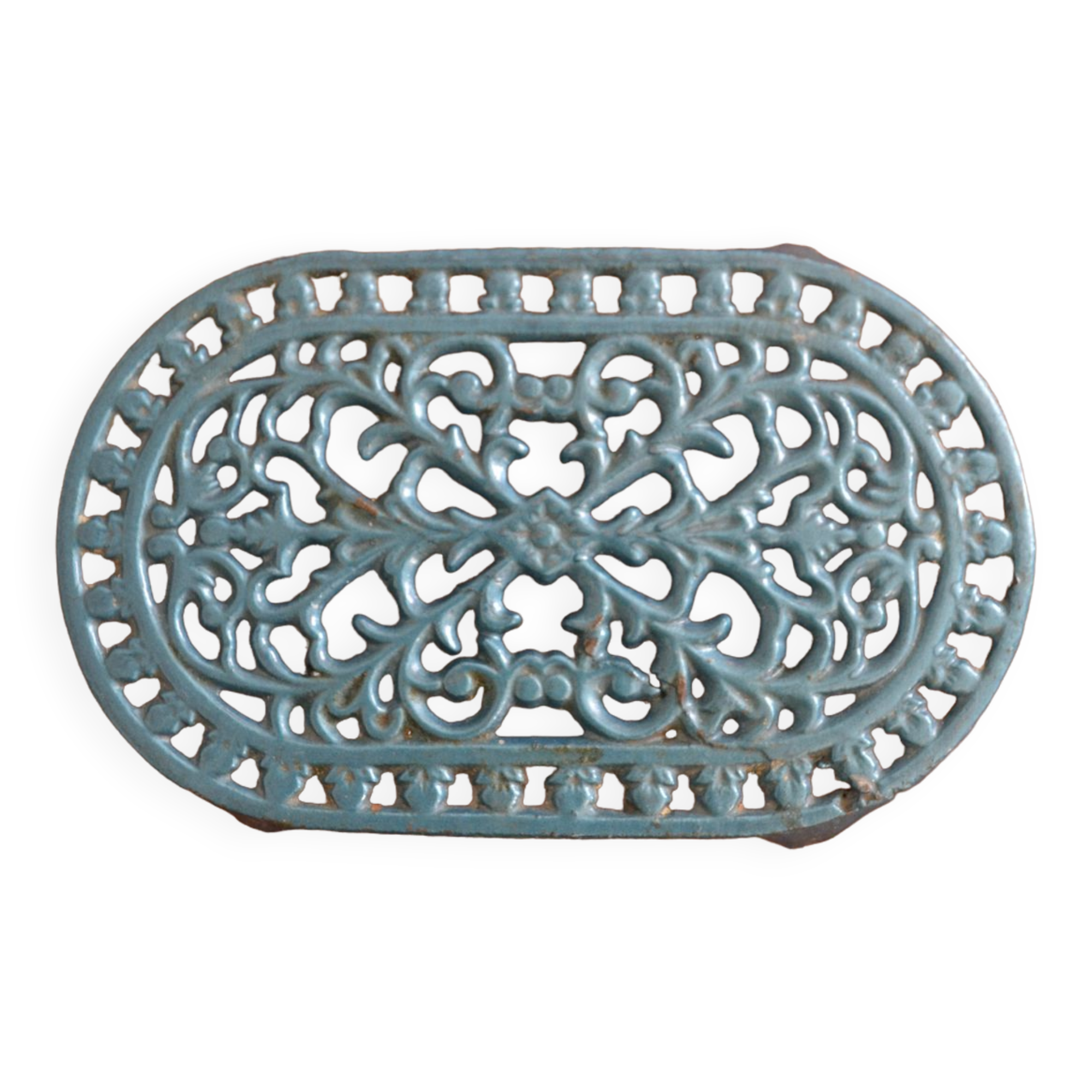 Openwork metal trifle