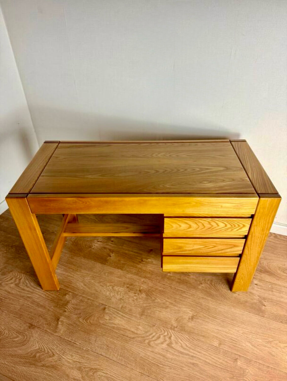 Desk made of solid elm wood