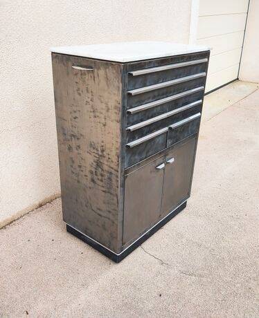 Vintage dentist furniture – Industrial style, steel, marble, ideal for lofts and workshops.