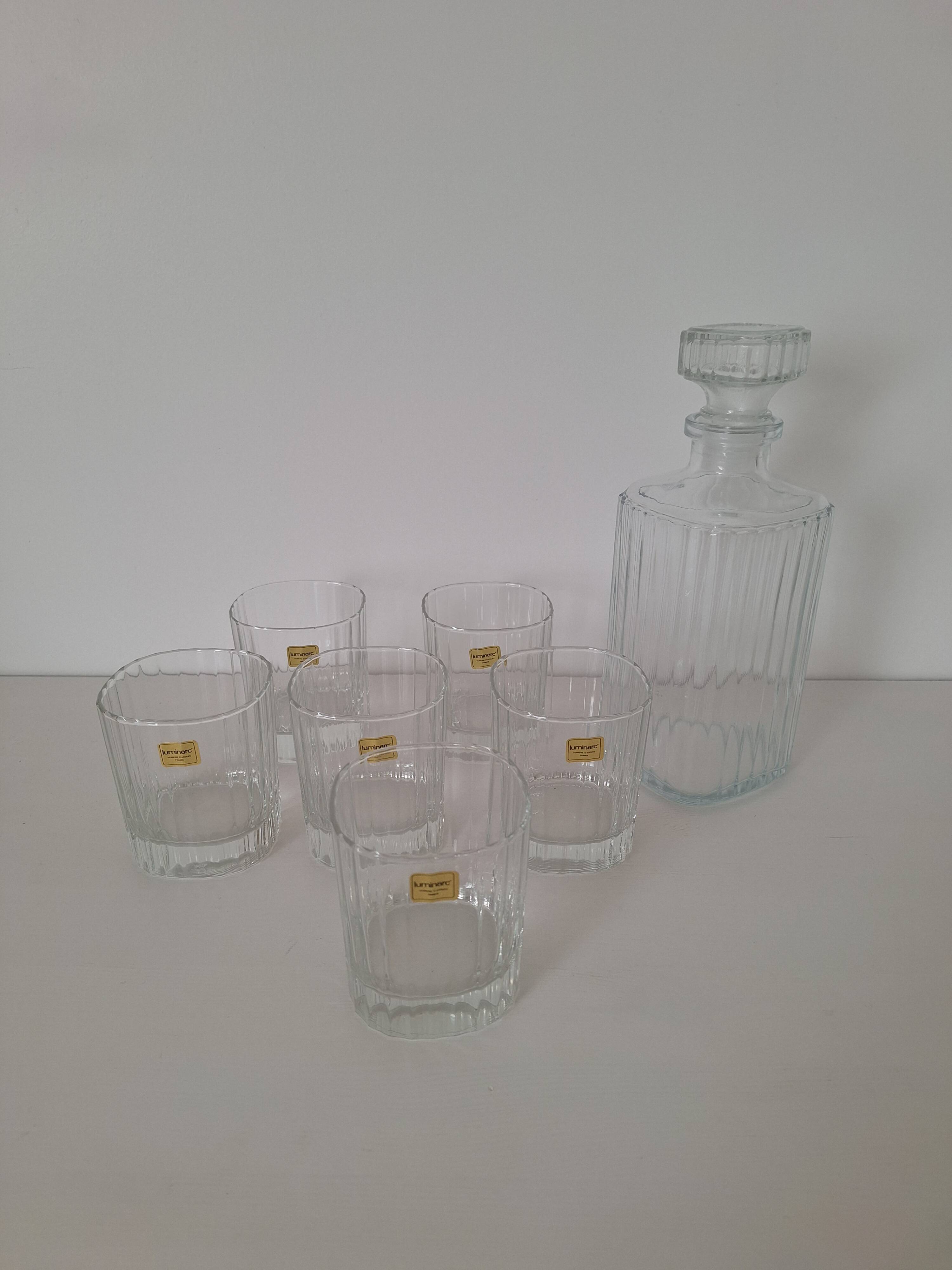 Verres à whisky et carafe striés
