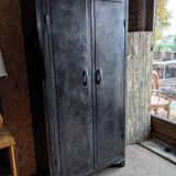 Metal cabinet