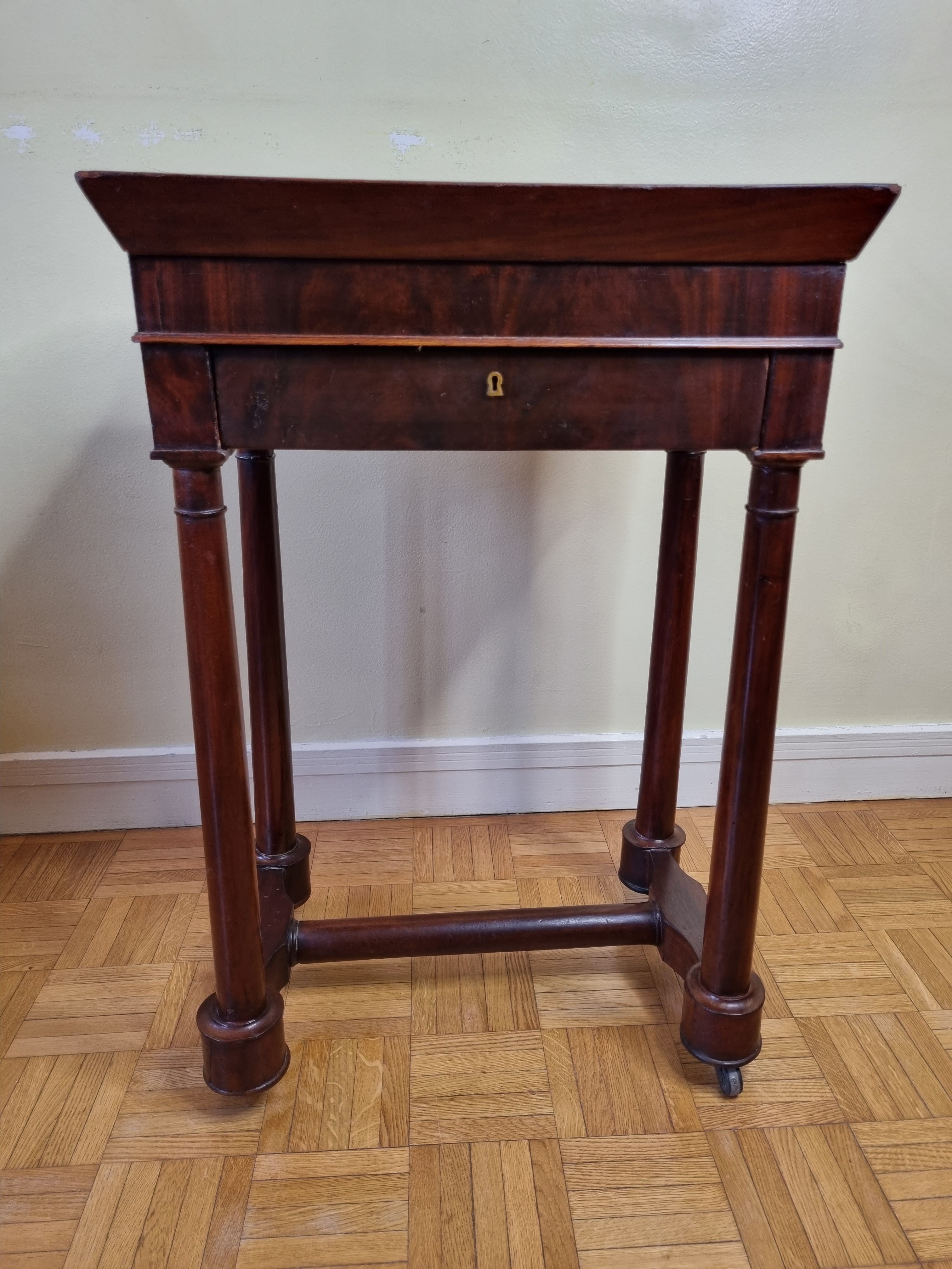 Old Empire period console in mahogany and veneer wood with bowl top