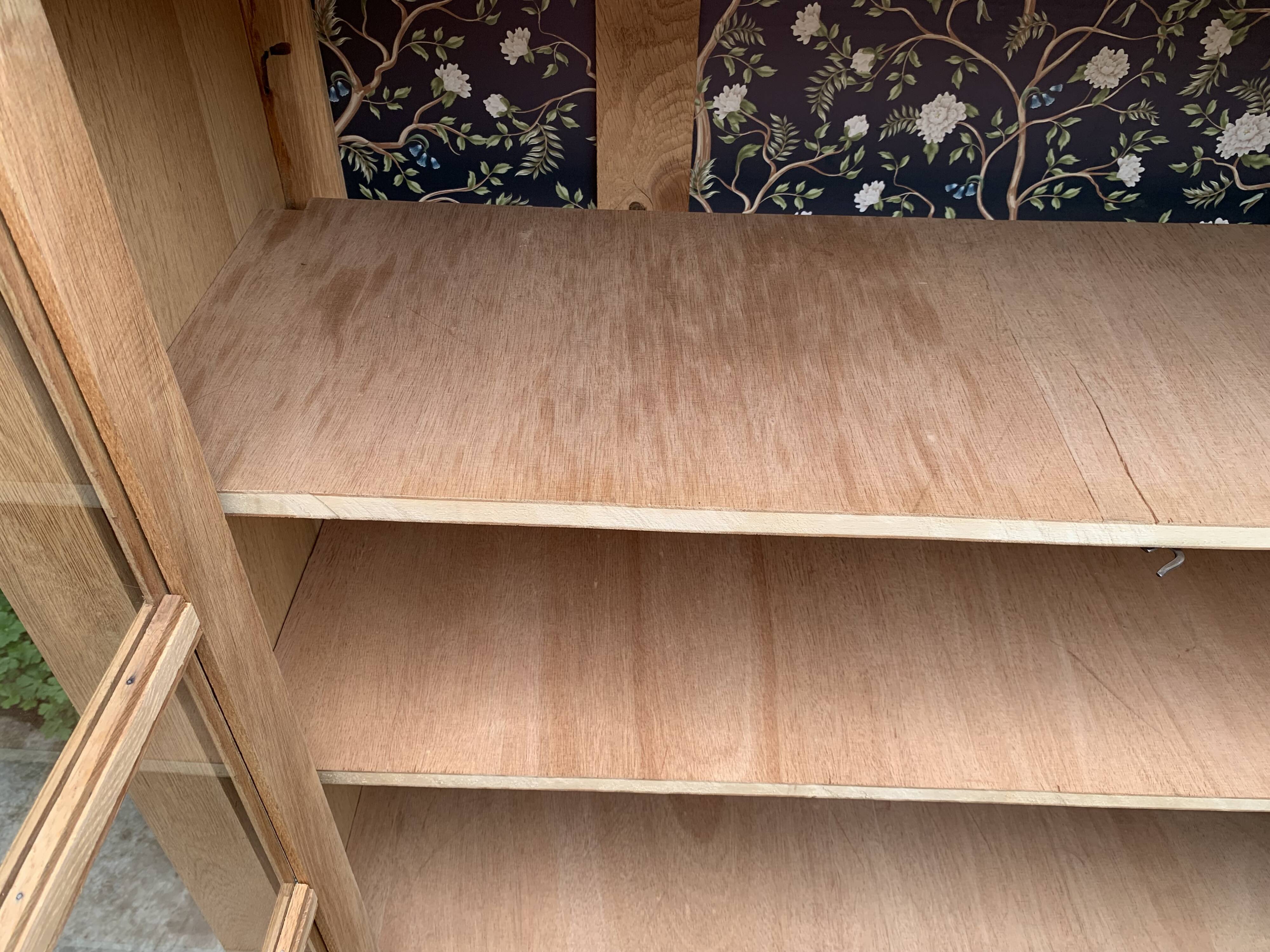 Parisian glass cabinet from La Samaritaine, 1960