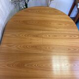 Vintage extendable round table