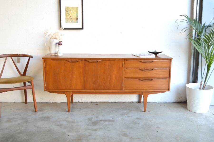 Enfilade en teck par Jentique