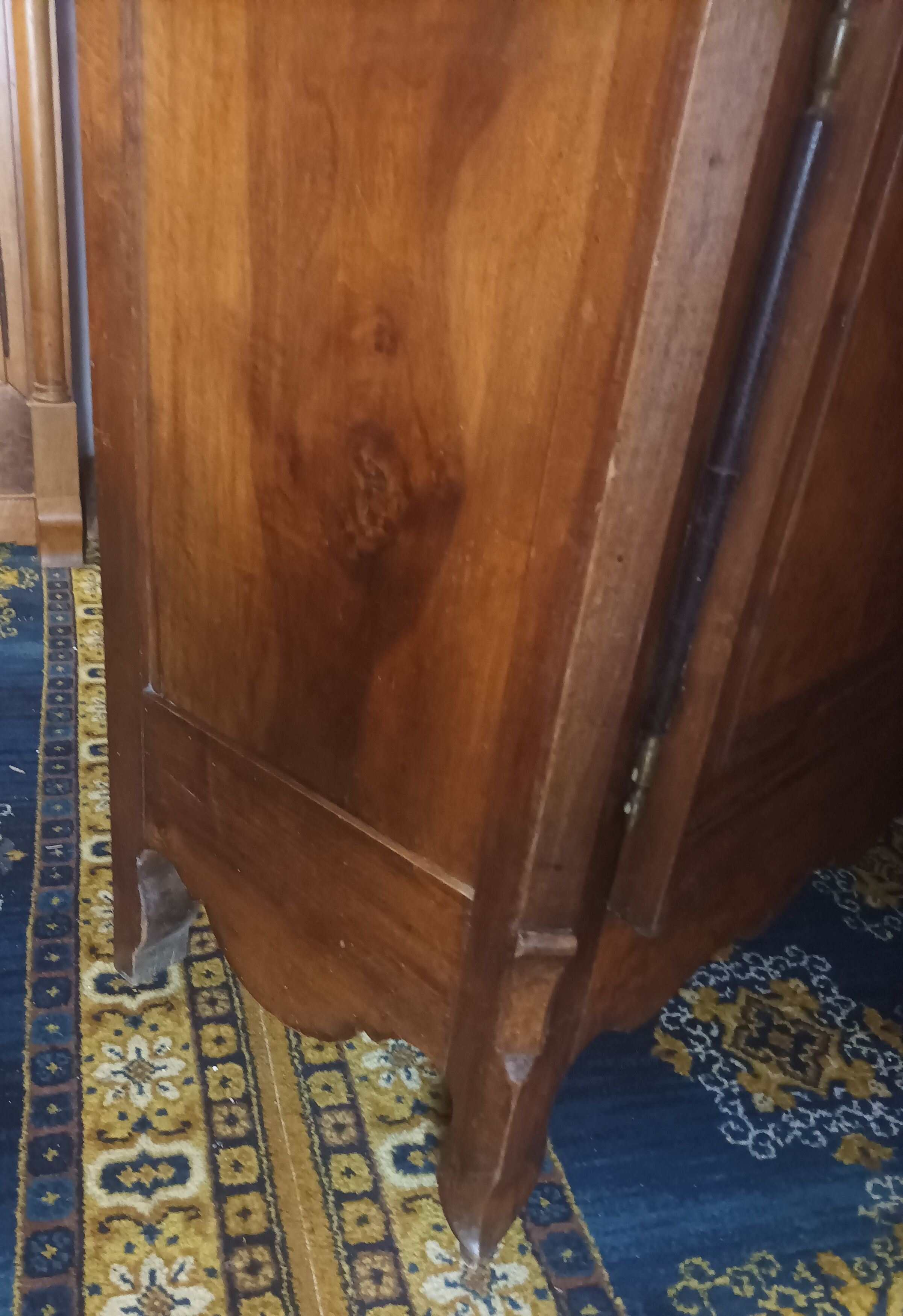 Transition wardrobe in 18th century walnut