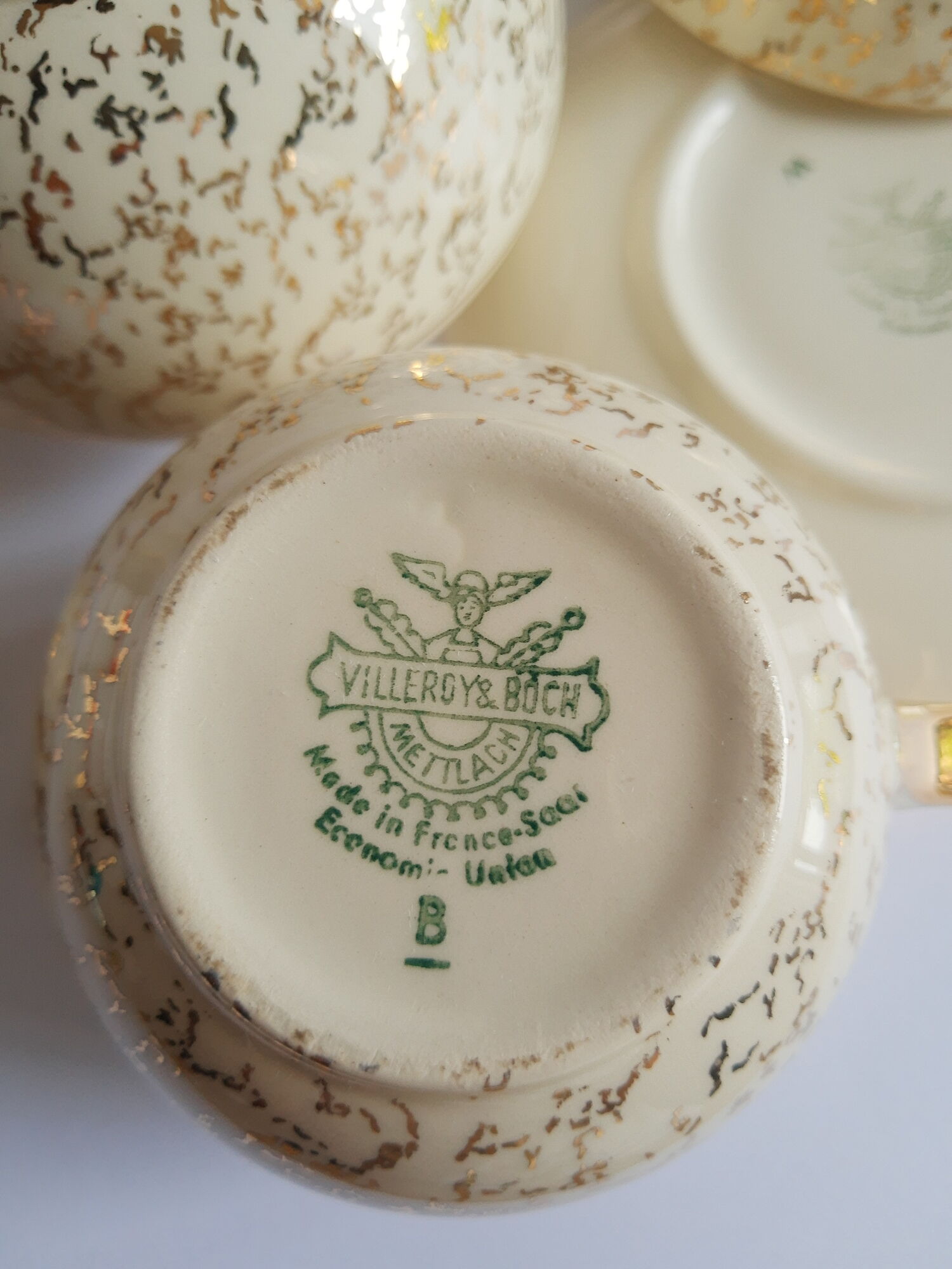 Villeroy and Boch coffee set 9 cups and vintage sugar and milk pot