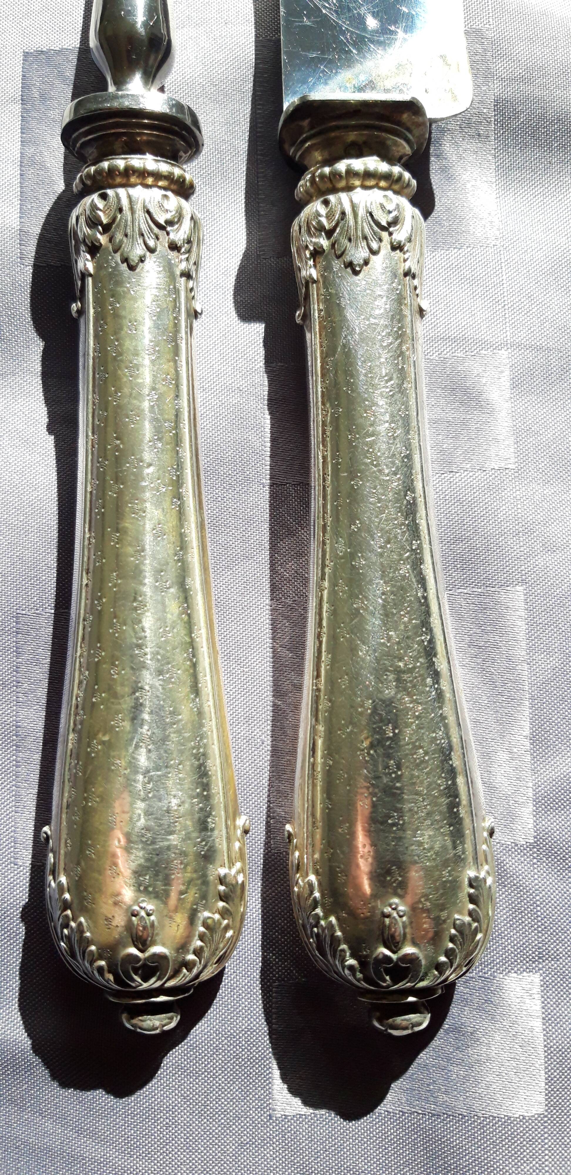 Fourchette et couteau à découper