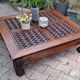 Table basse carrée en bois sculpté massif exotique Pier import, 1980