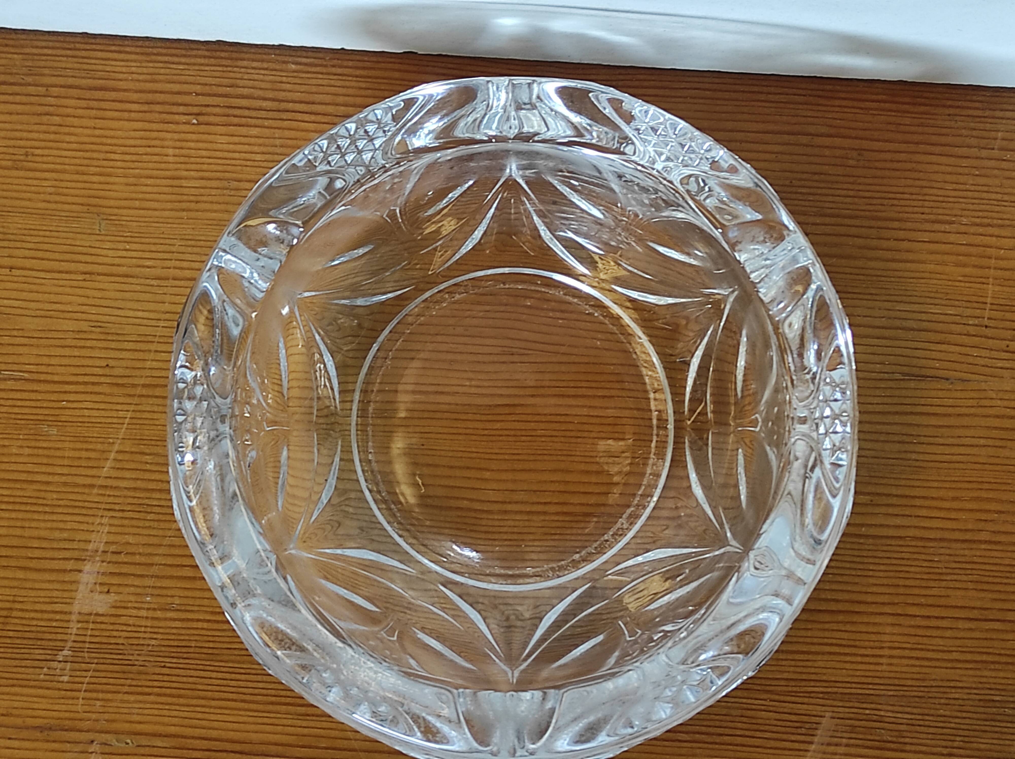 Vintage ashtray in pressed glass art deco floral pattern