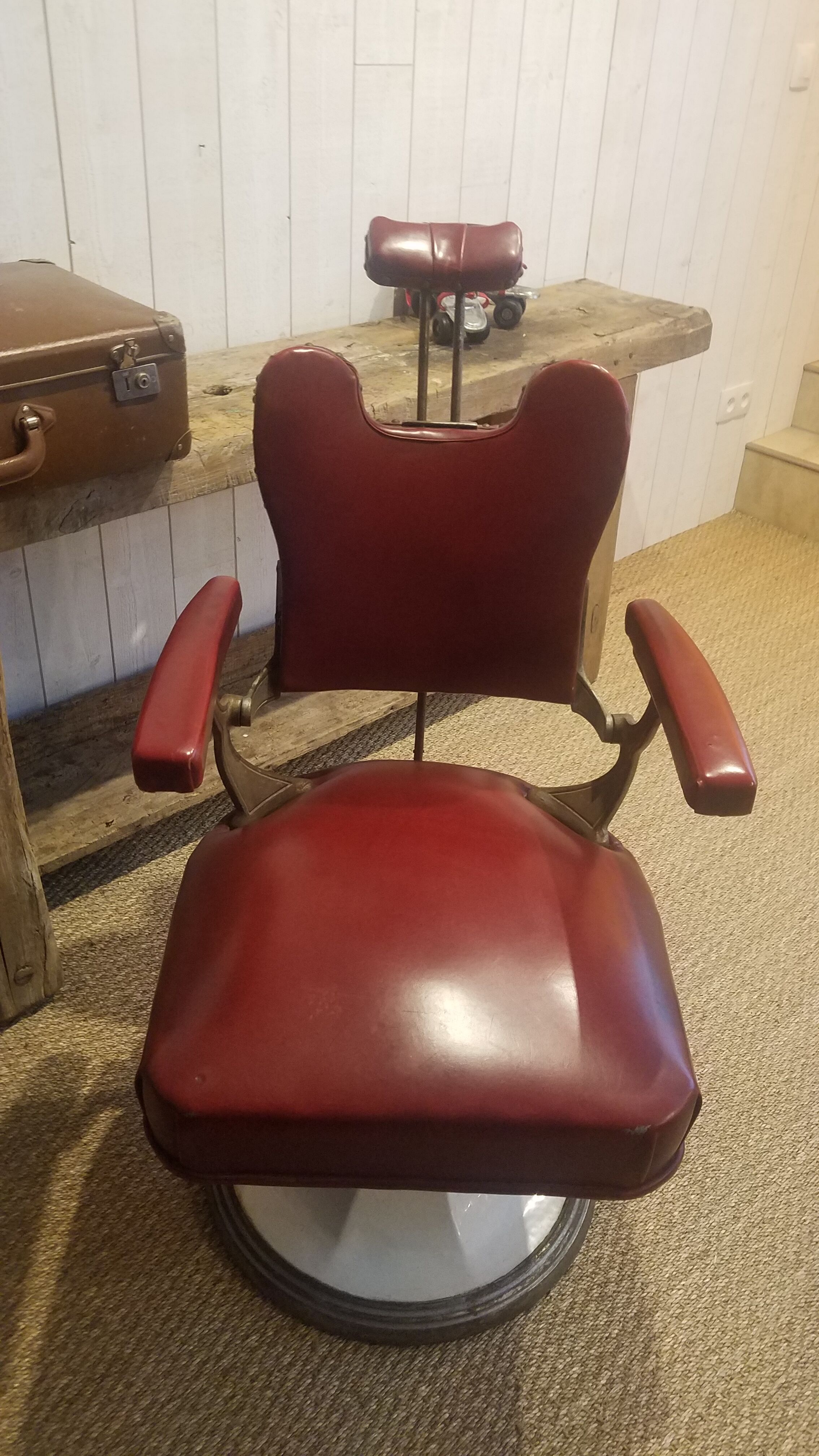 Barber's chair