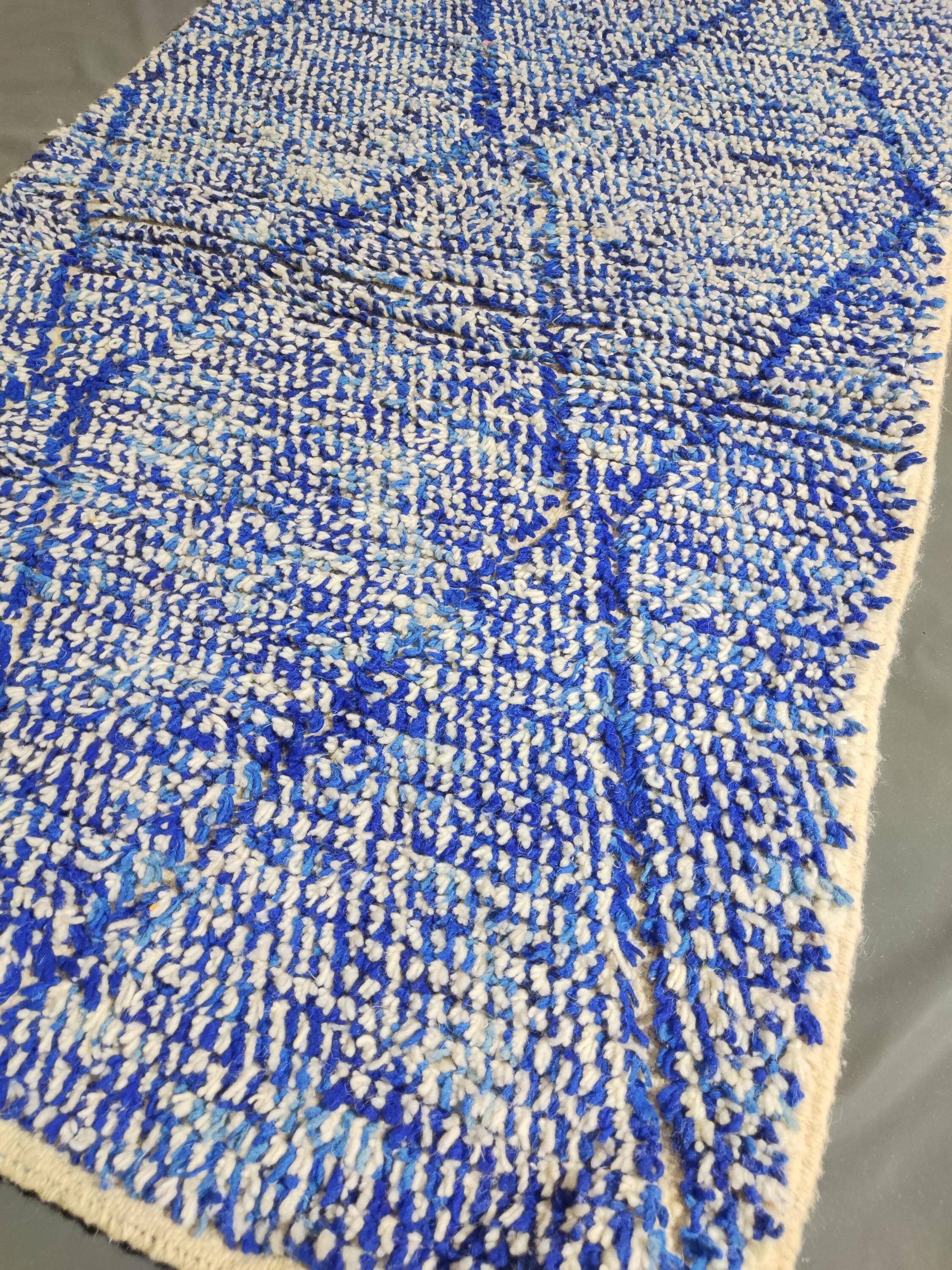 Handmade Berber rug in wool 3 x 2 m