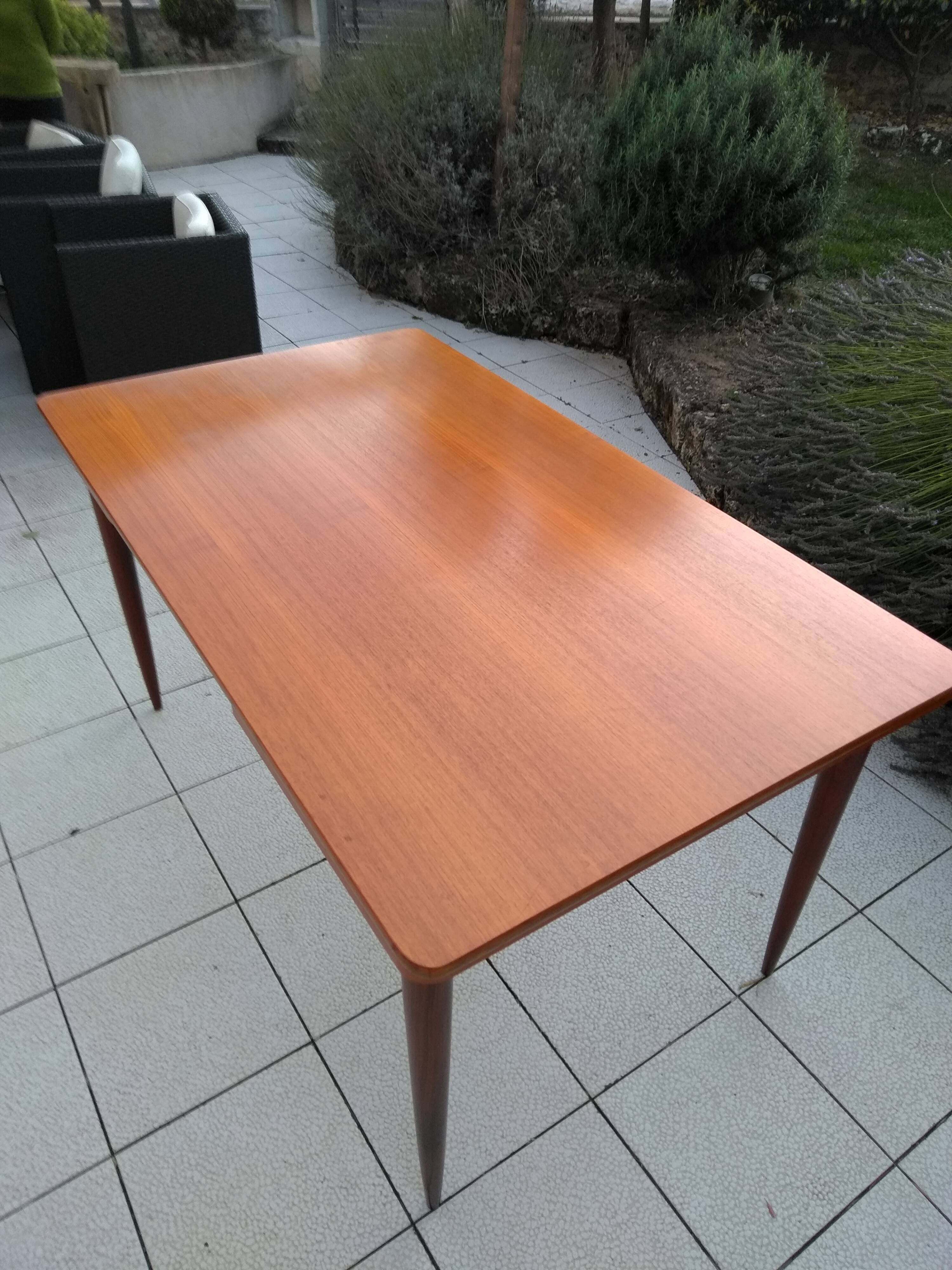Scandinavian table