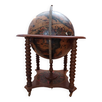 Globe cocktail cabinet