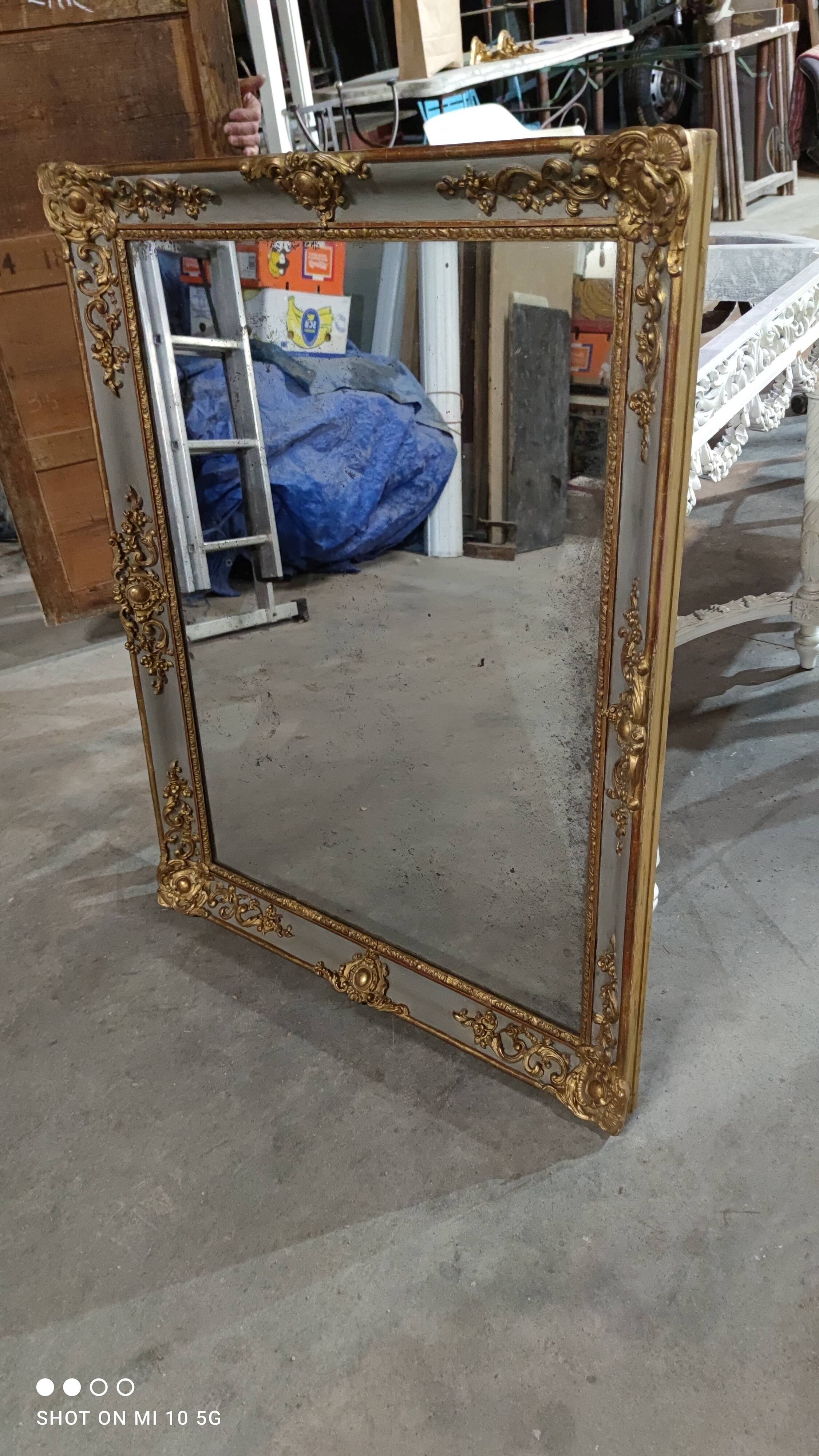 Napoleon III period mirror in wood and gilded and painted stucco, 106x83 cm