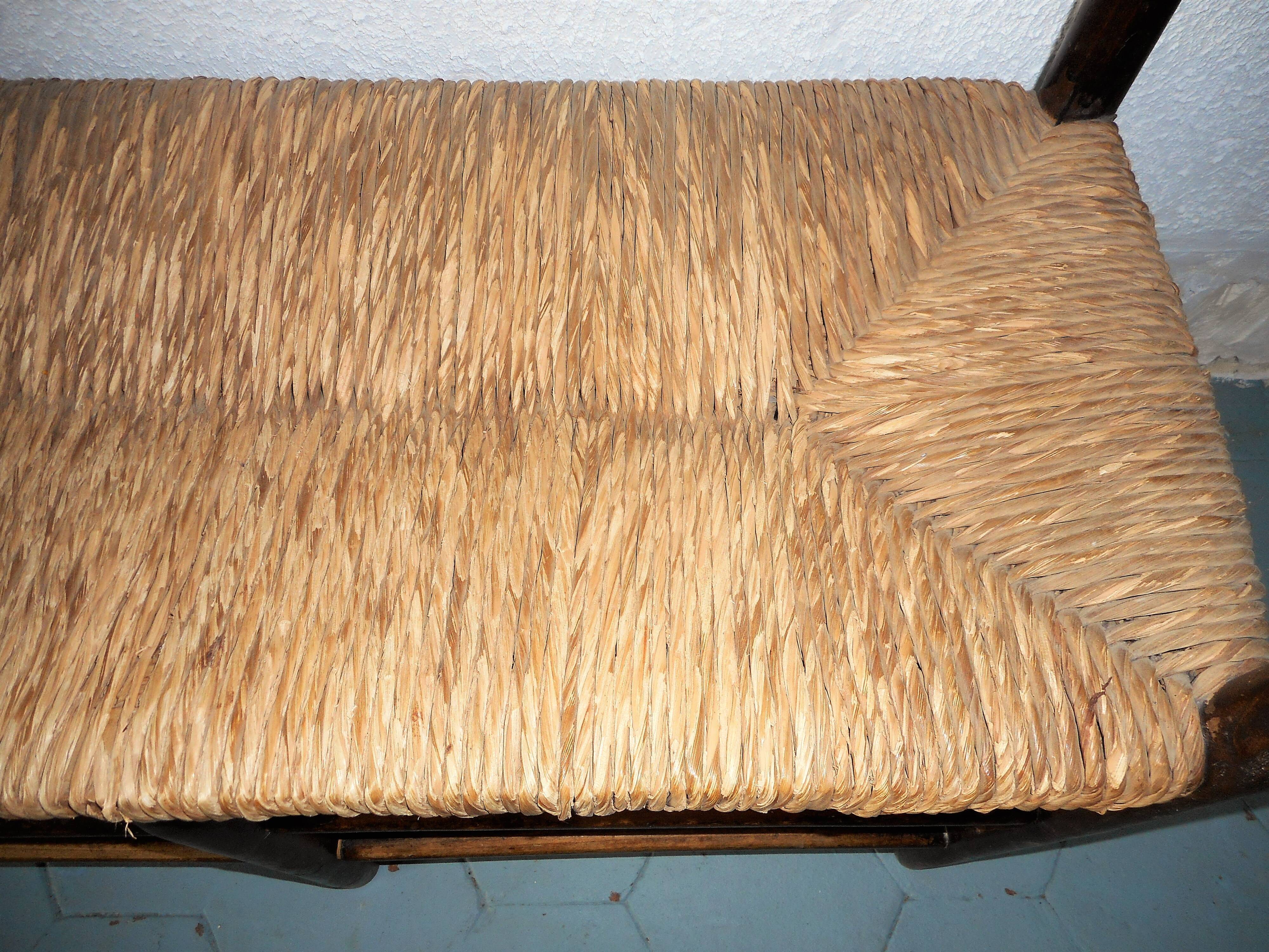 Straw bench