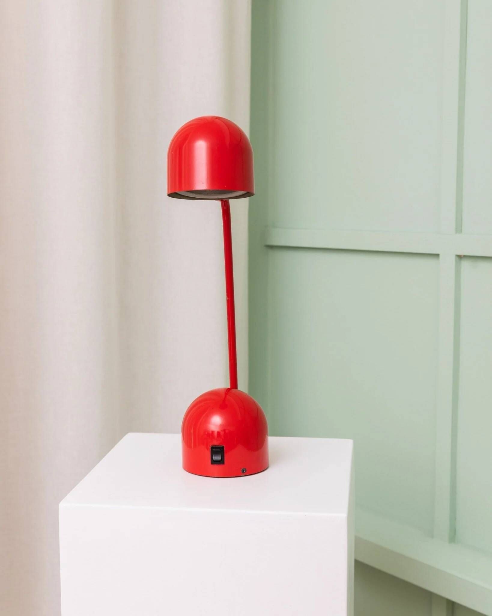 Red painted-metal desk lamp by Barbieri & Marianelli for Tronconi, 1980s Italian Memphis Postmodern design