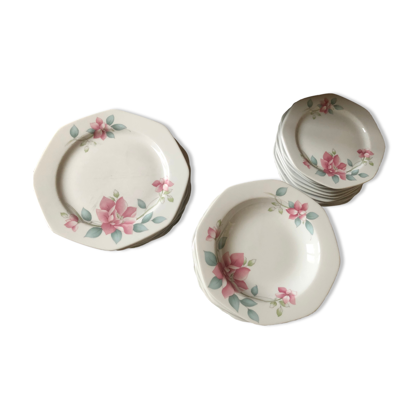Porcelain plate service