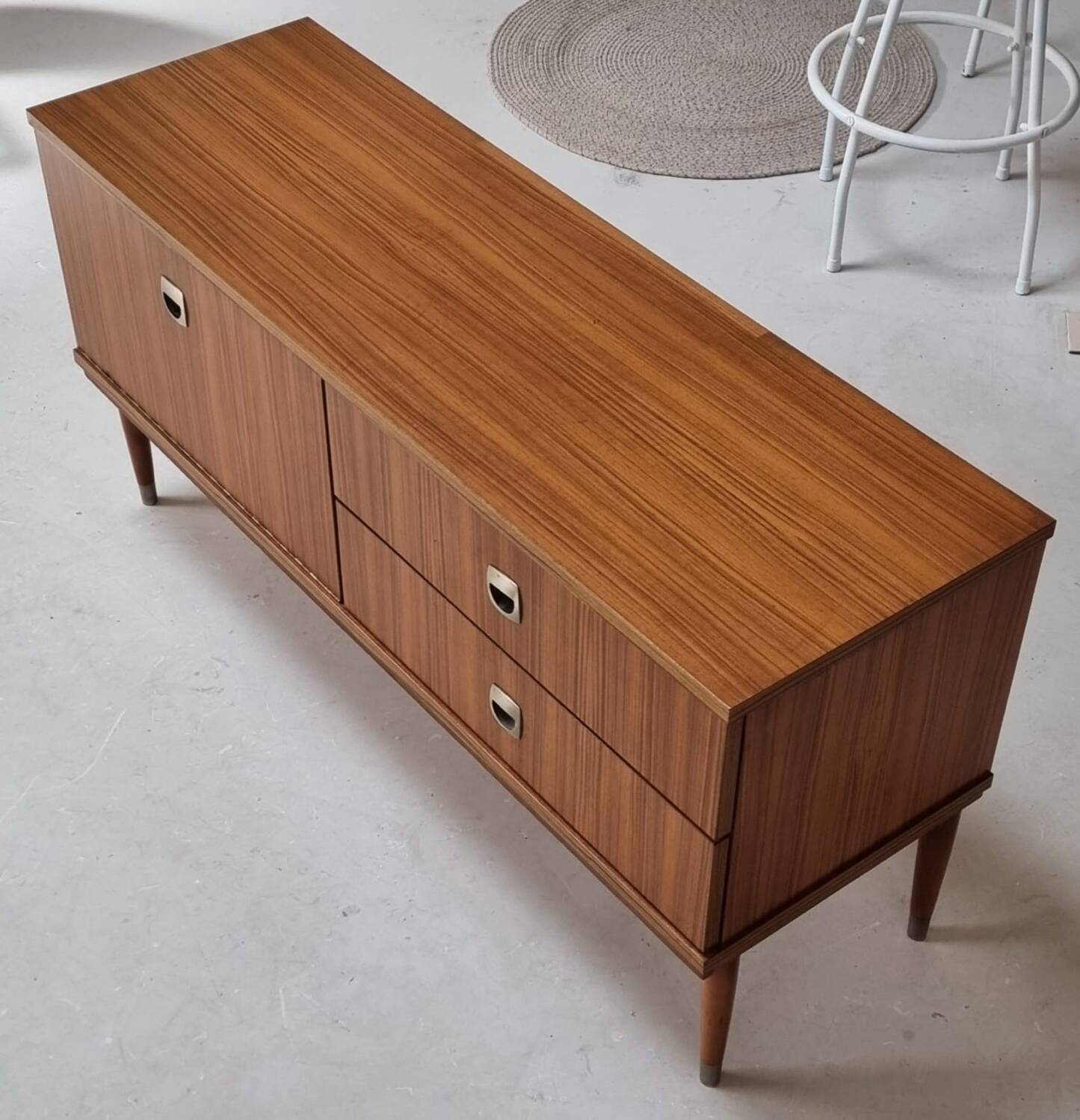 Buffet du milieu du siècle