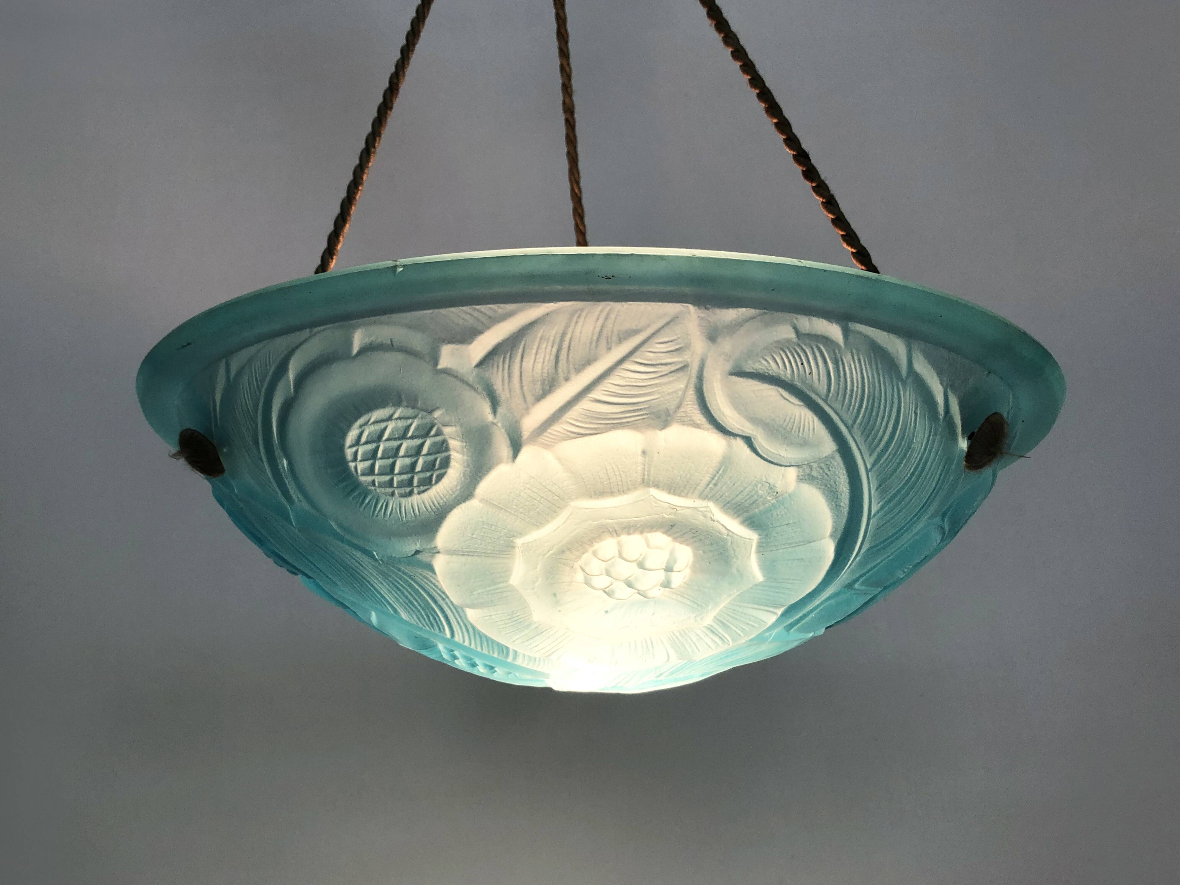 Suspension vasque art déco 1 feu, en pâte de verre bleu, années 30