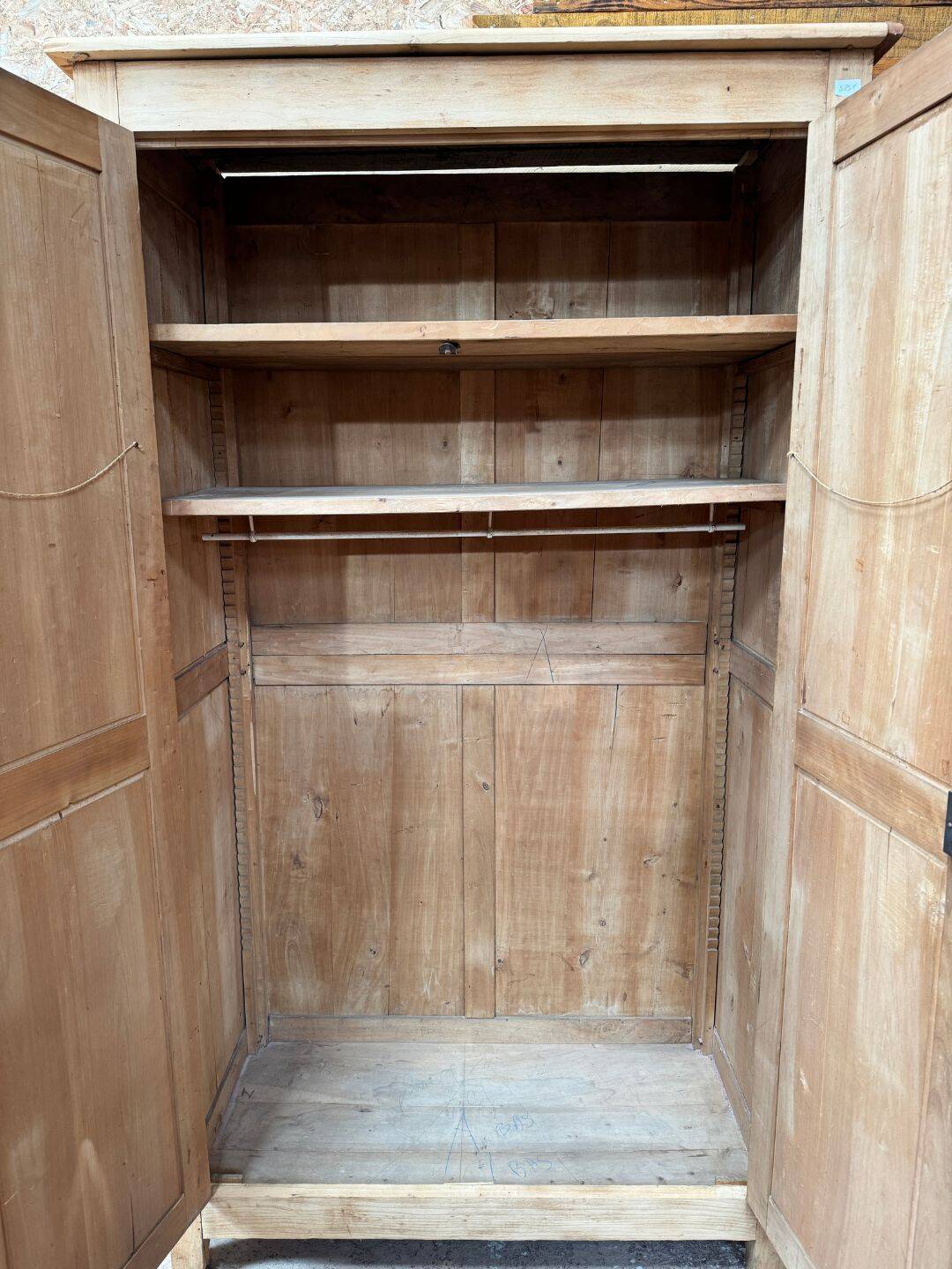 Antique wardrobe in solid cherry wood - 19th century