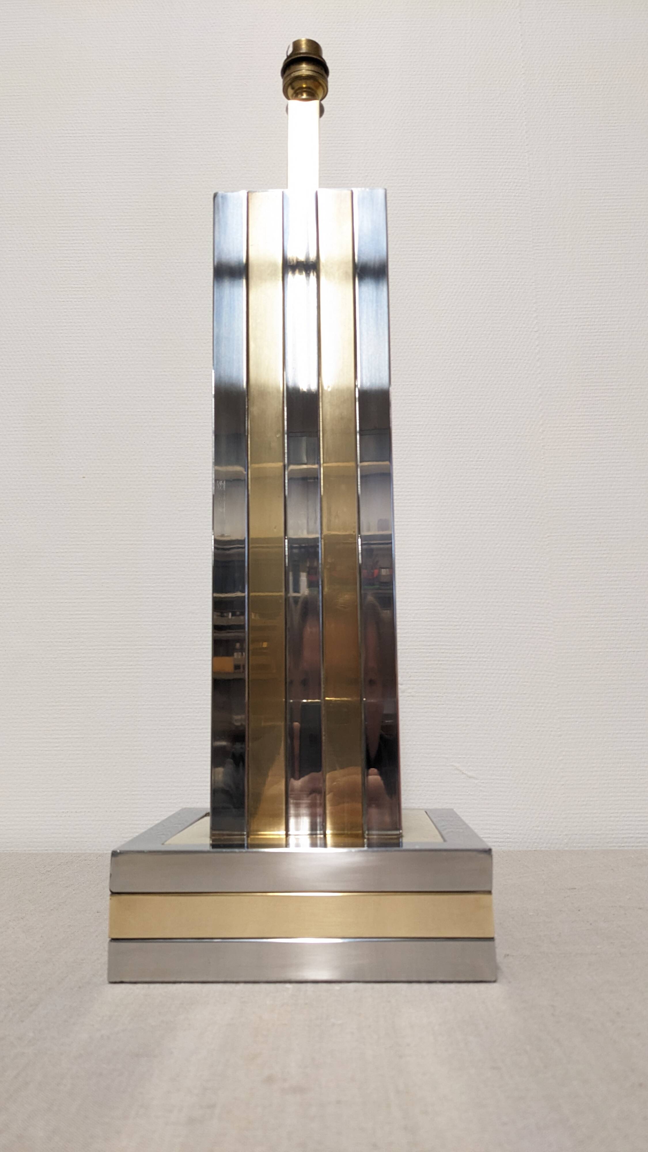 Hollywood Regency lamp base in brass by Roméo Rega, Italy circa 1970.