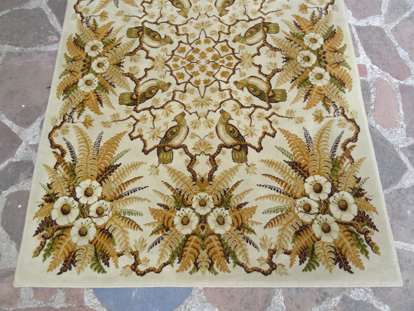 Parakeets wool rug 205 x 150cm
