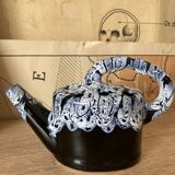 Vallauris watering can flower stand