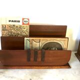 Art deco mail-carrier