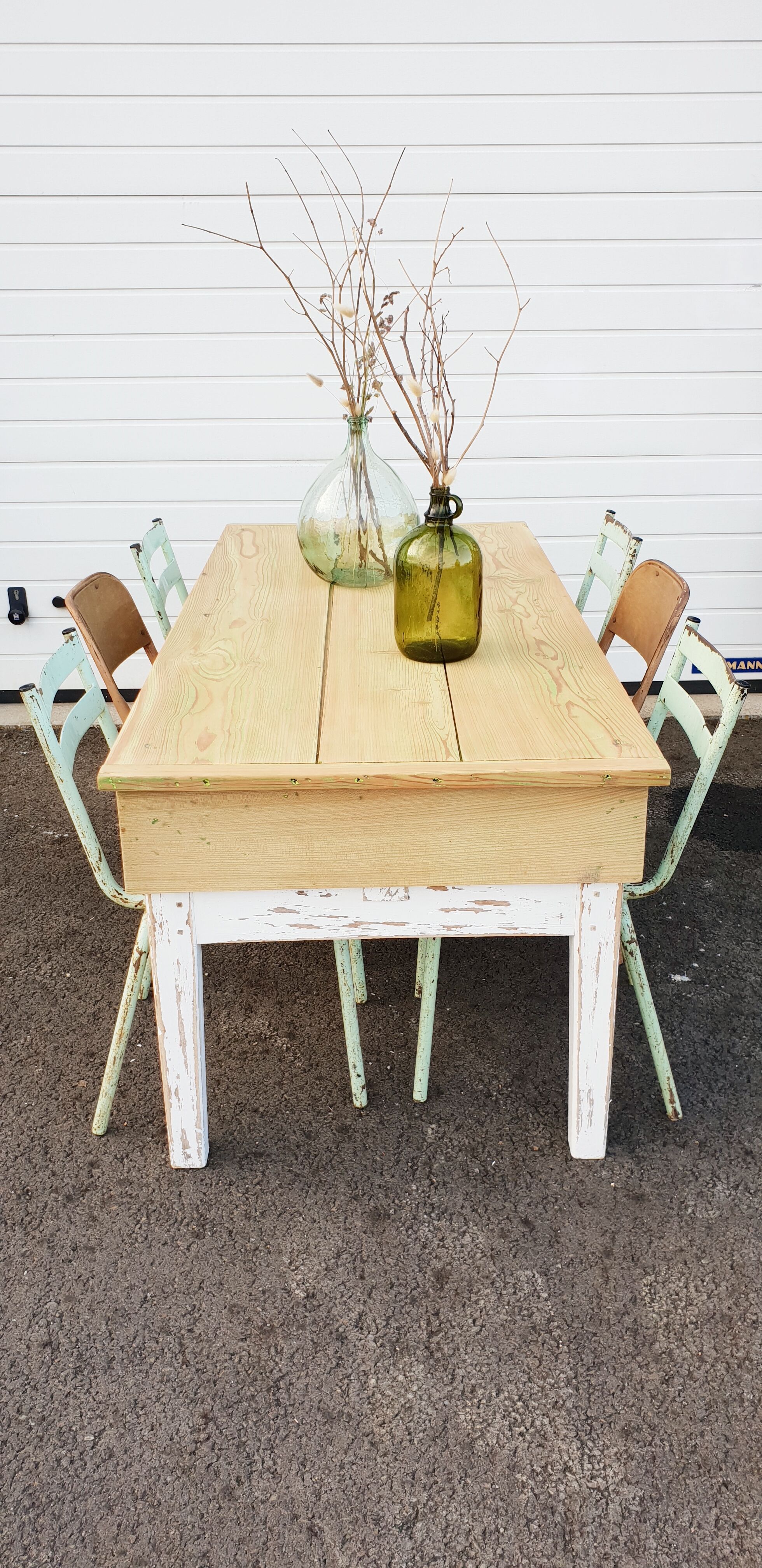 Farm table
