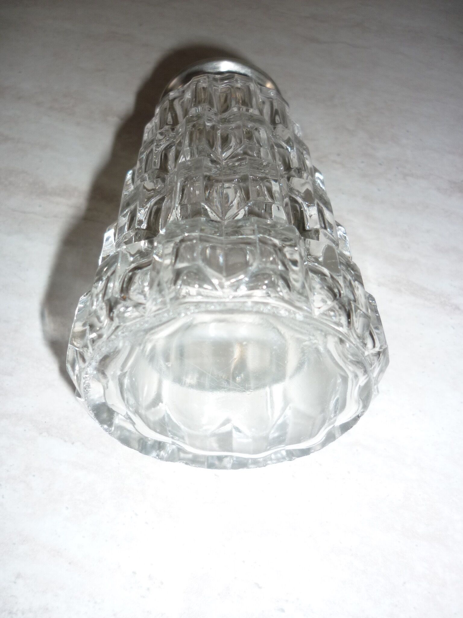 Saupoudreuse/sucrier en verre