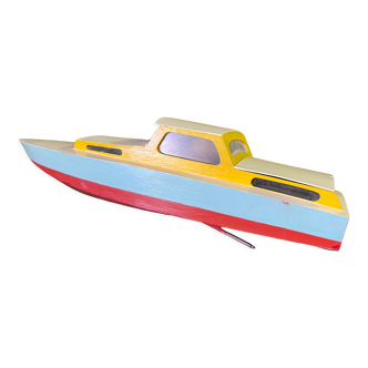 Bateau de bassin style vedette