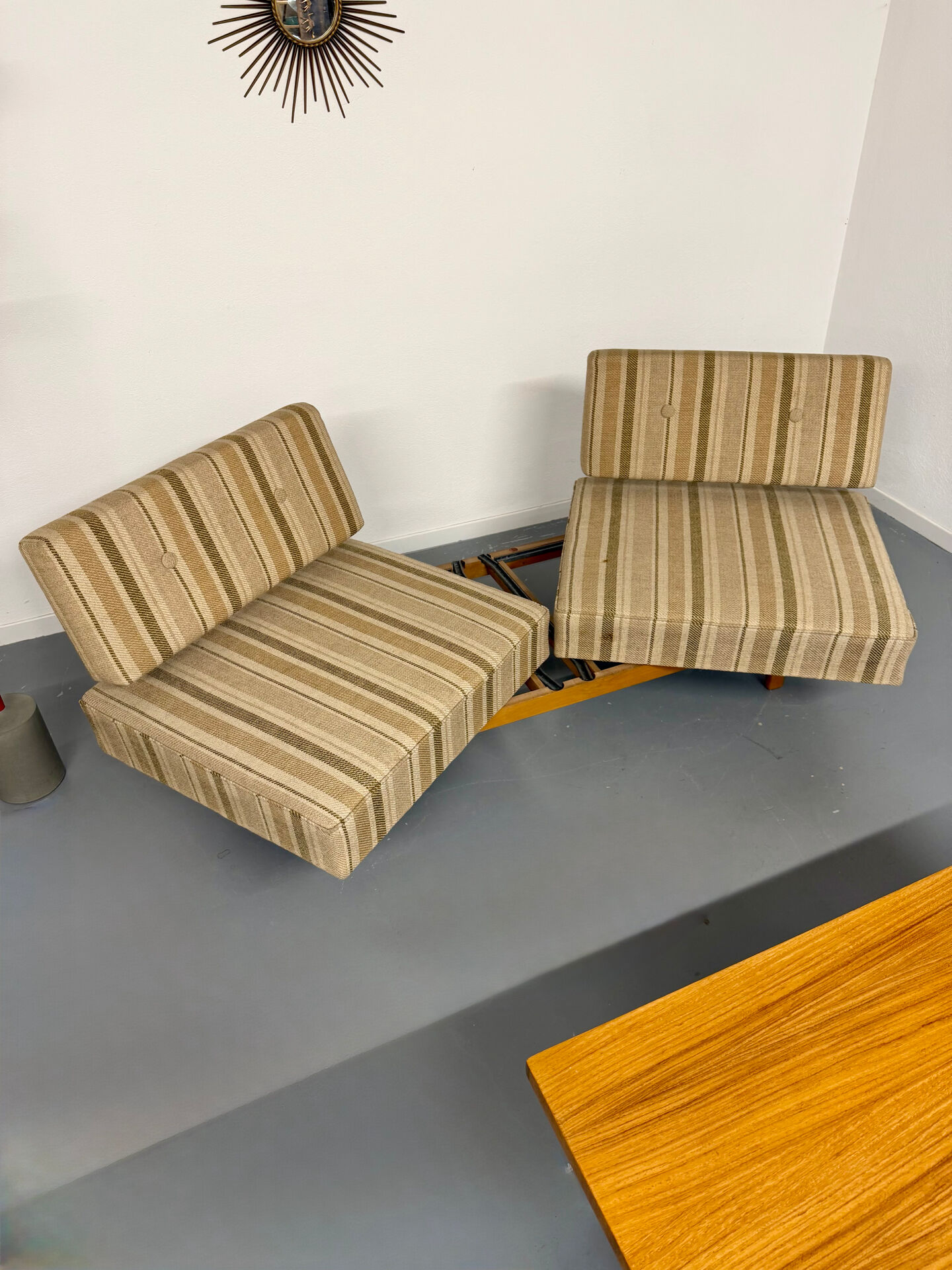 Vintage Daybed sofa bed design by Wilhelm Knoll model Stella from the 1960s.