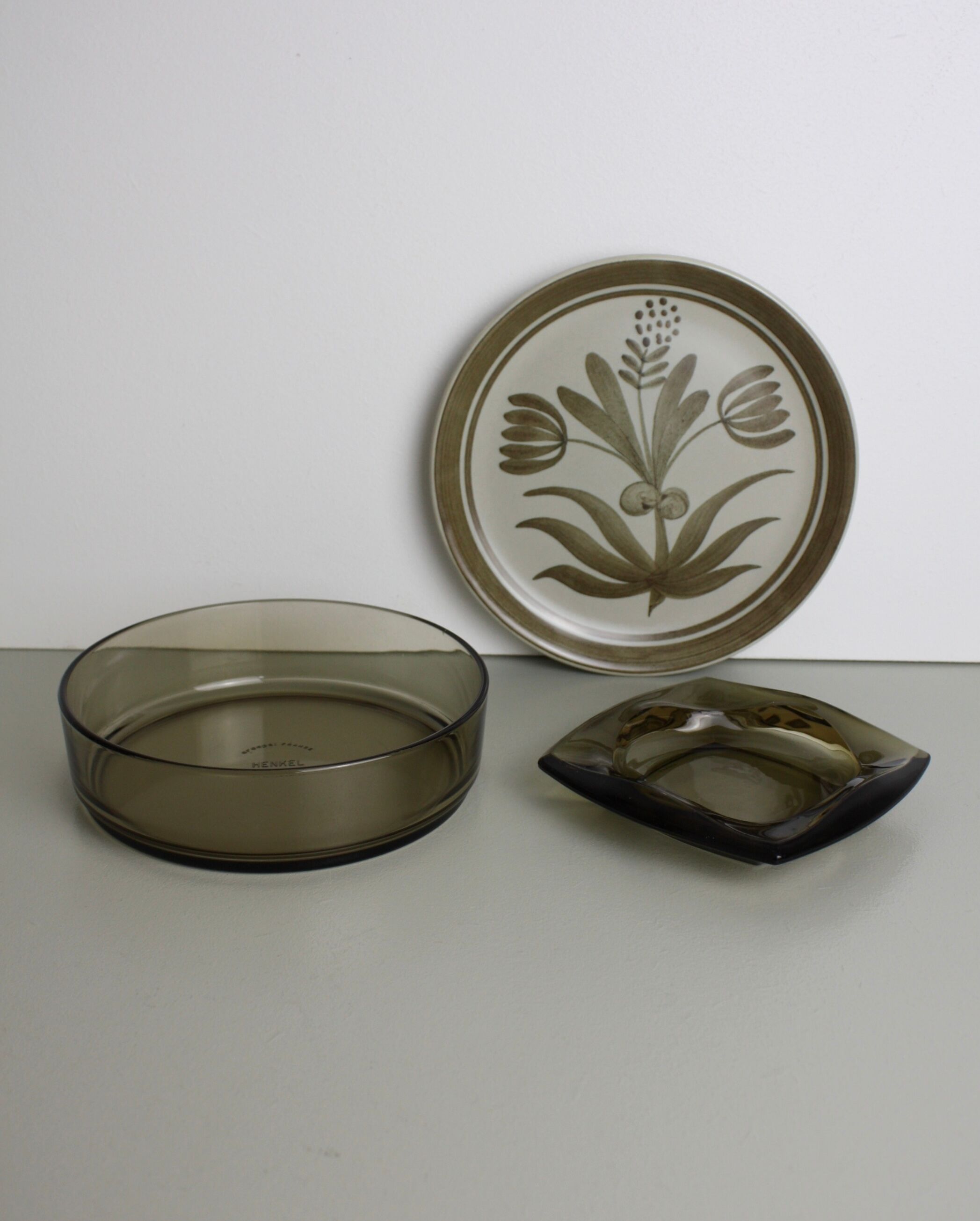 Set of 12 plates Longchamp + 1 dish