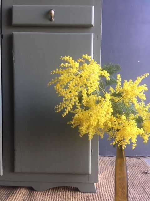 Asymmetrical vintage wardrobe