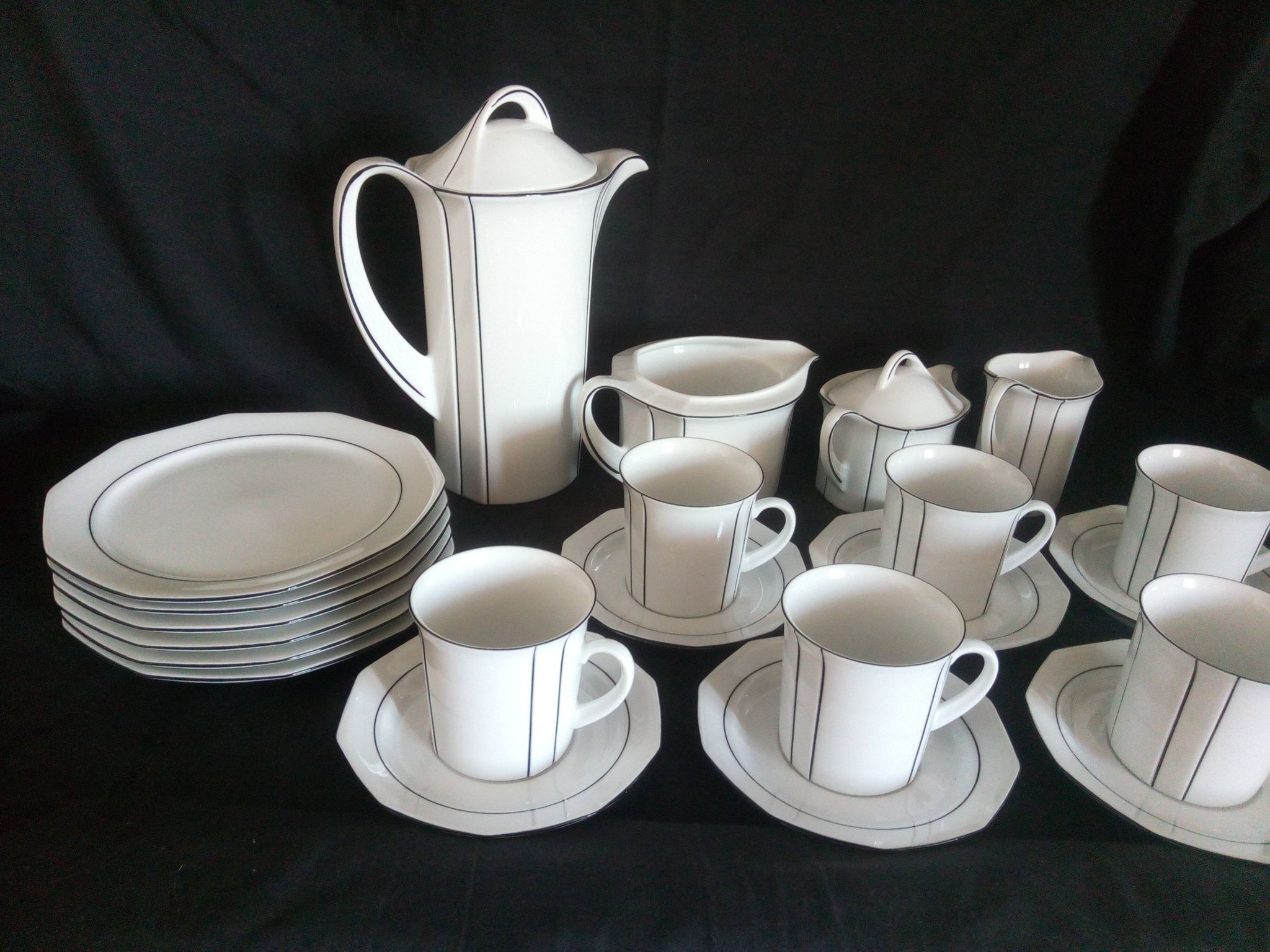 Art Deco coffee service for 6 people in porcelain Winterling Marktleuthen Bavaria (22 pieces)