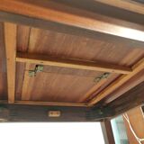 Extendable teak table