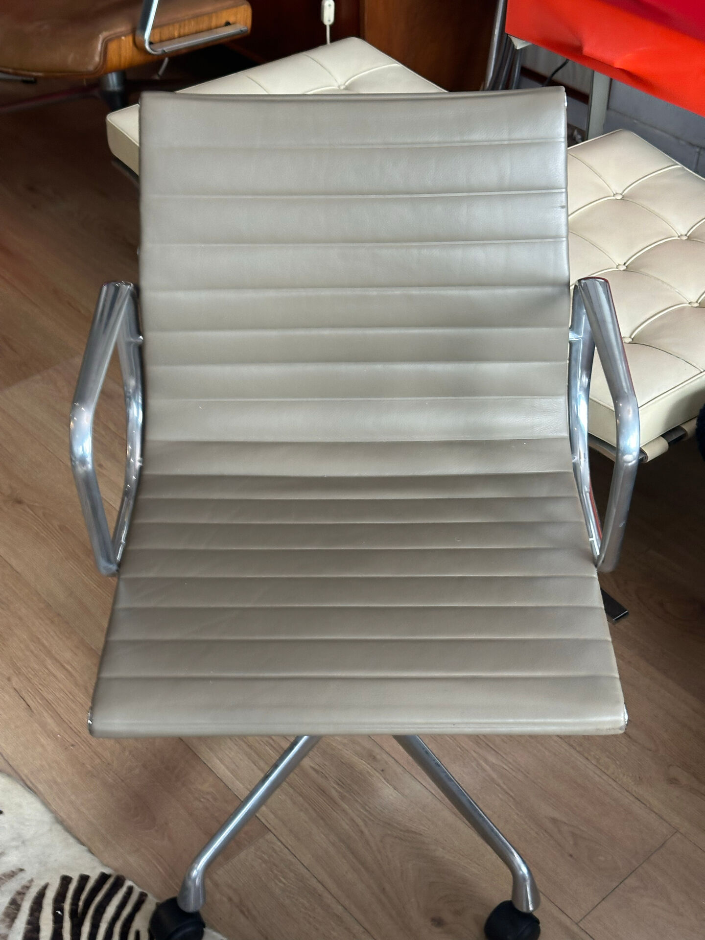 Eames Aluminium Chair office chair for Vitra