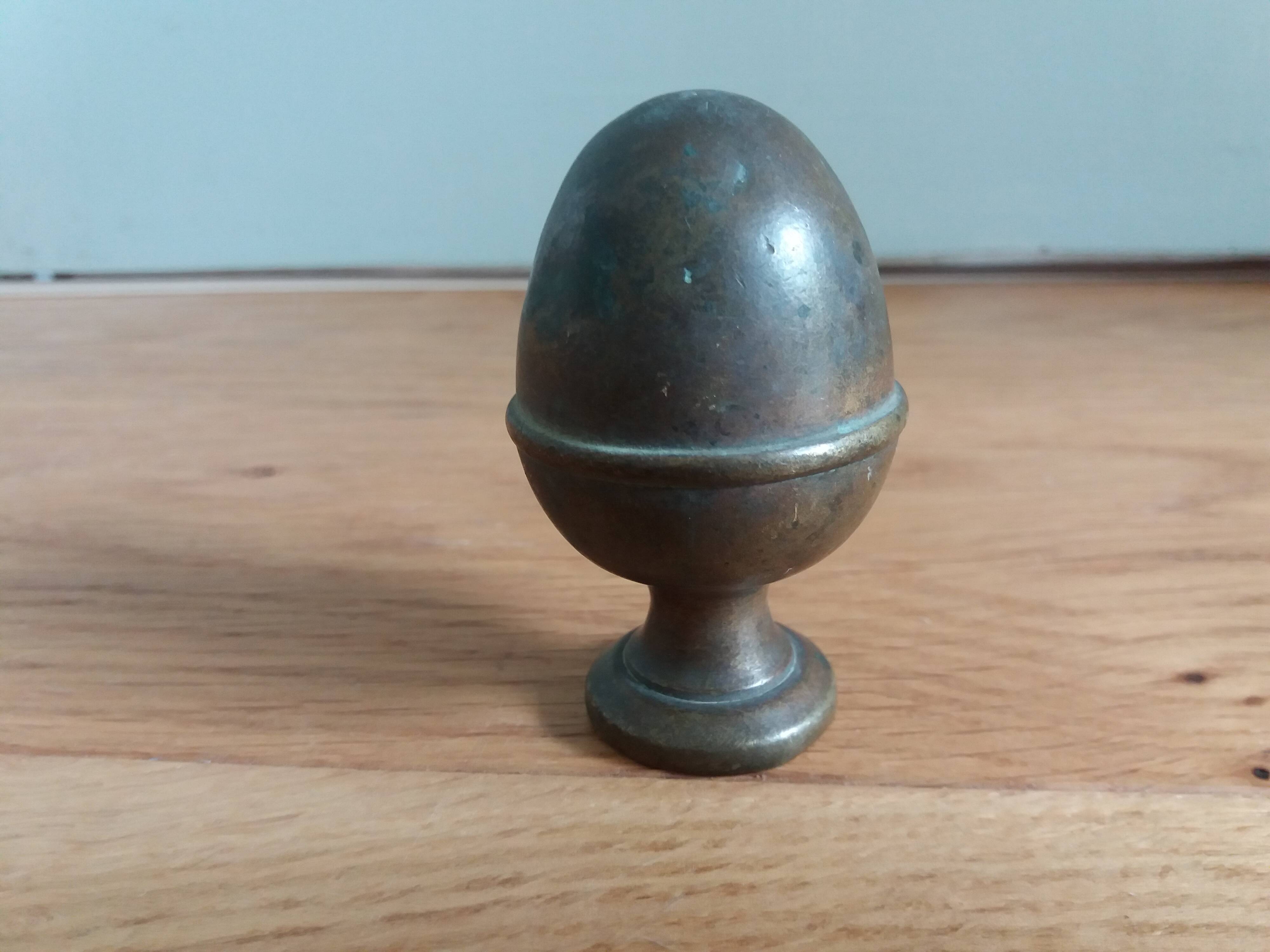 Stair or chenet ball shaped acorn