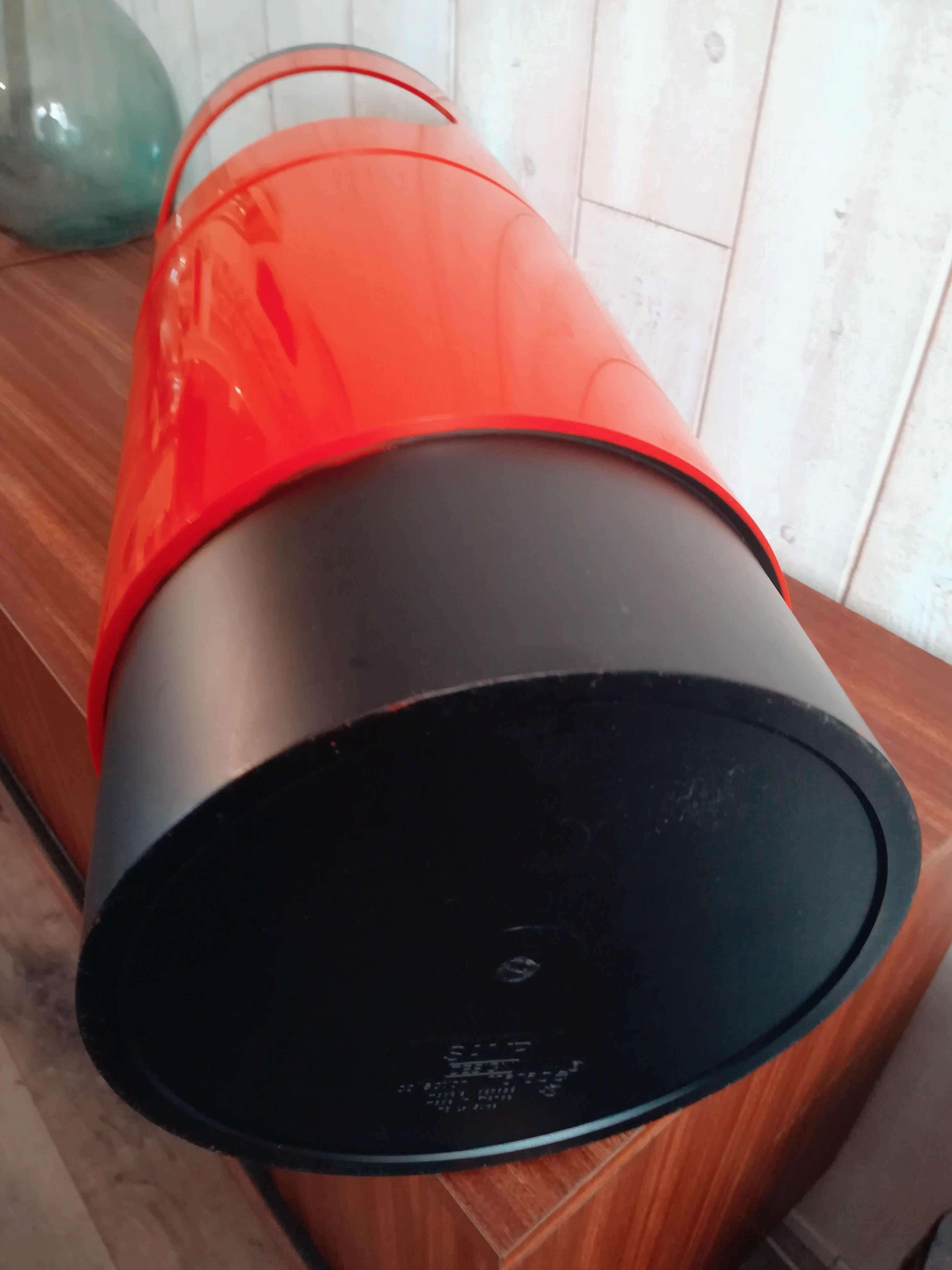 Jean-René Talopp's umbrella door for Manade