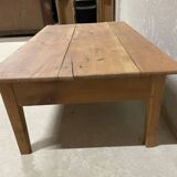 Solid wood coffee table with 2 drawers – chic country style