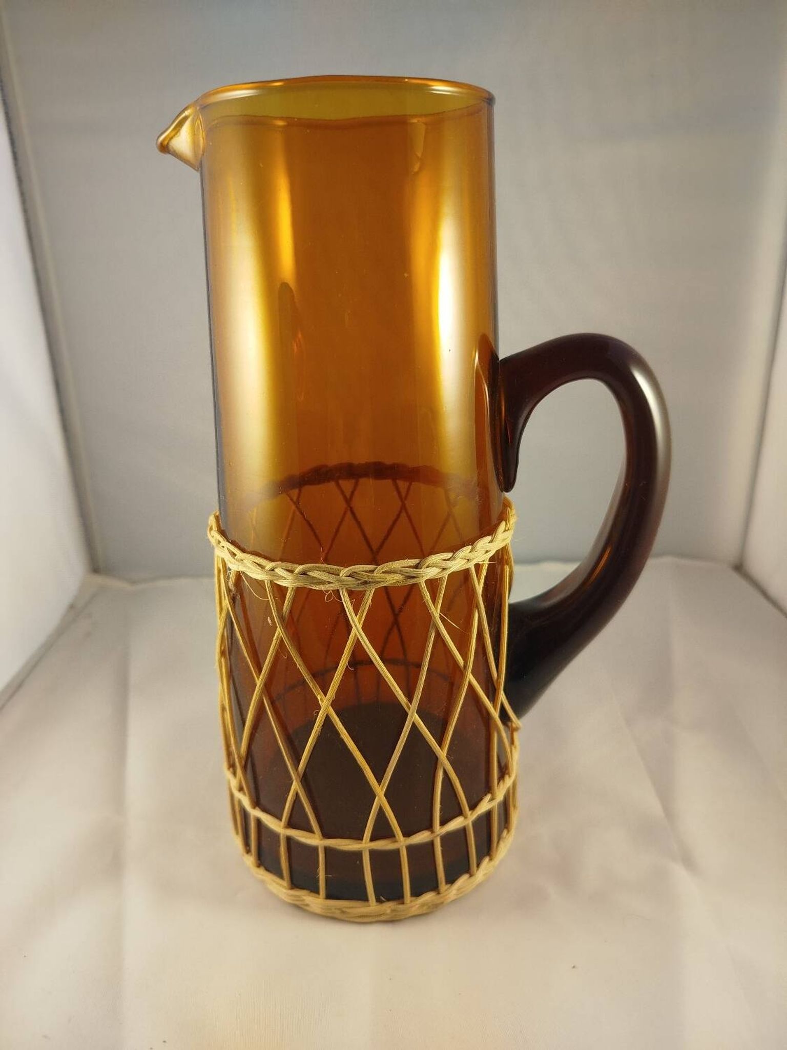 Carafe and 5 glasses set, amber glass and woven wicker, bohemian chic